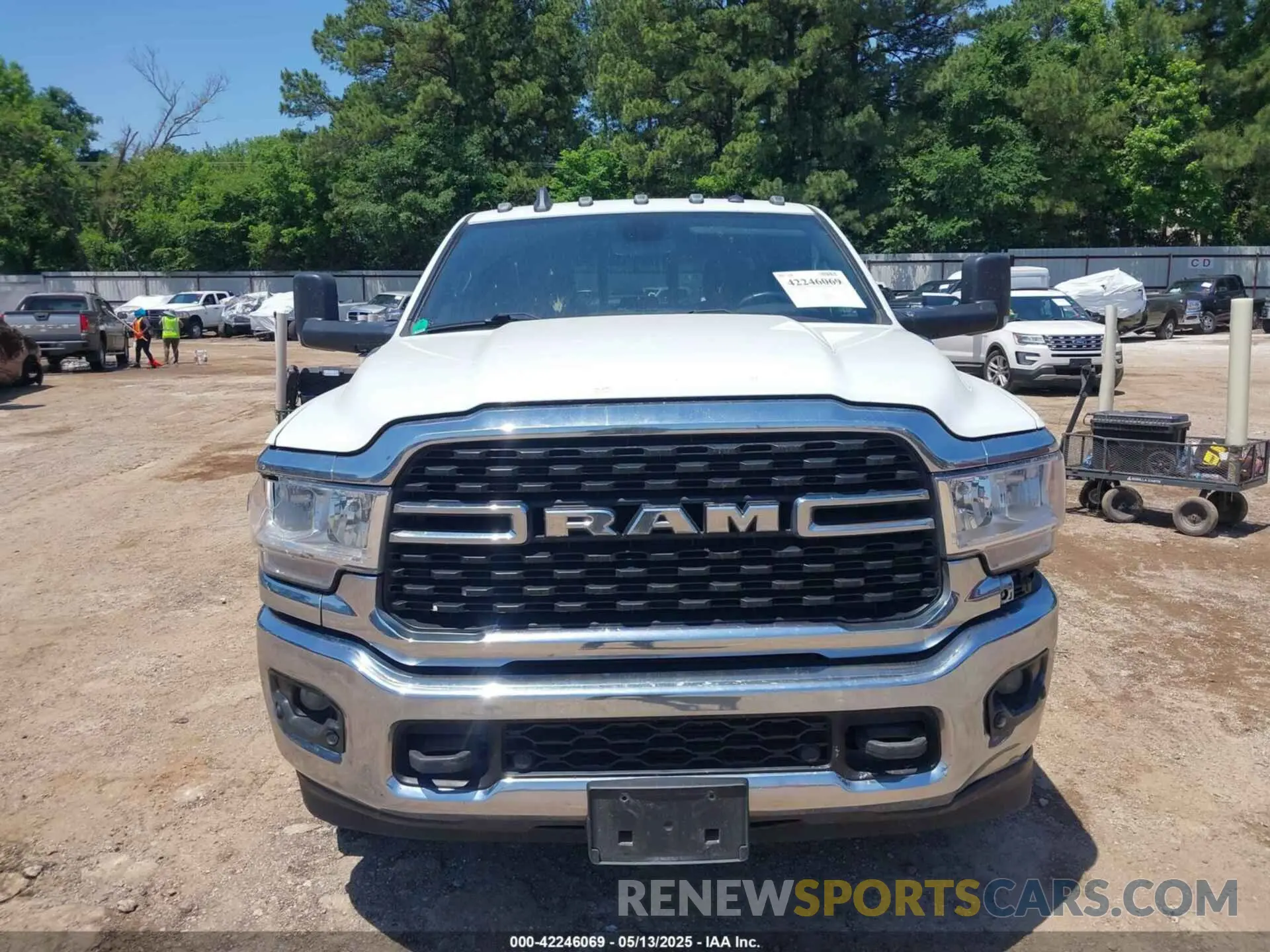 13 Photograph of a damaged car 3C63RRHL7NG239125 RAM 3500 2022