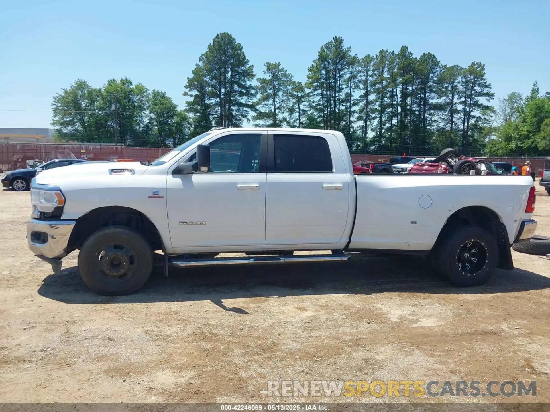 15 Photograph of a damaged car 3C63RRHL7NG239125 RAM 3500 2022