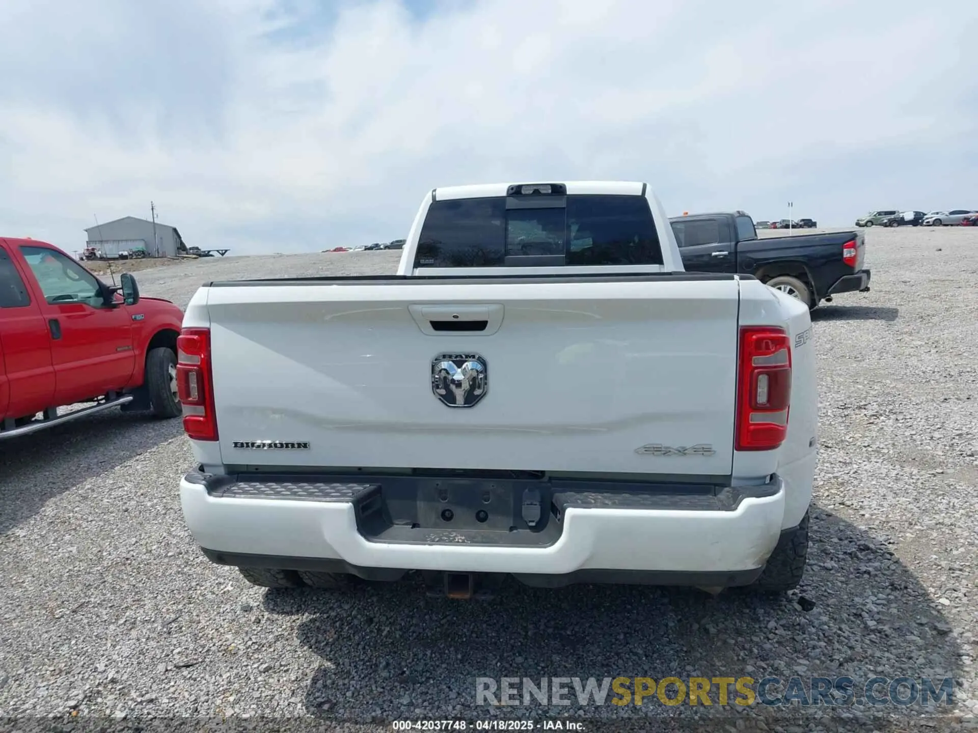15 Photograph of a damaged car 3C63RRHL8NG164595 RAM 3500 2022
