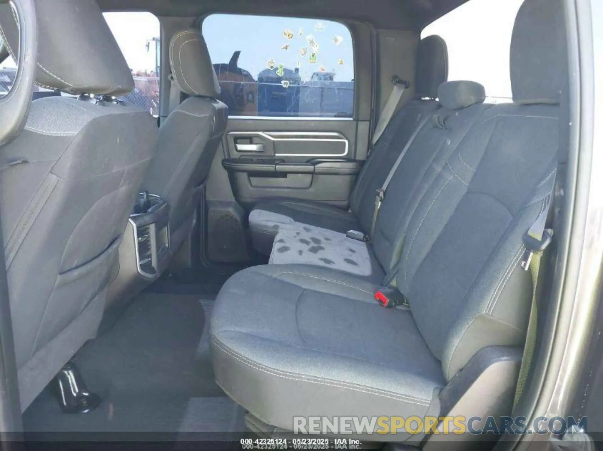 7 Photograph of a damaged car 3C63RRHLXNG216048 RAM 3500 2022