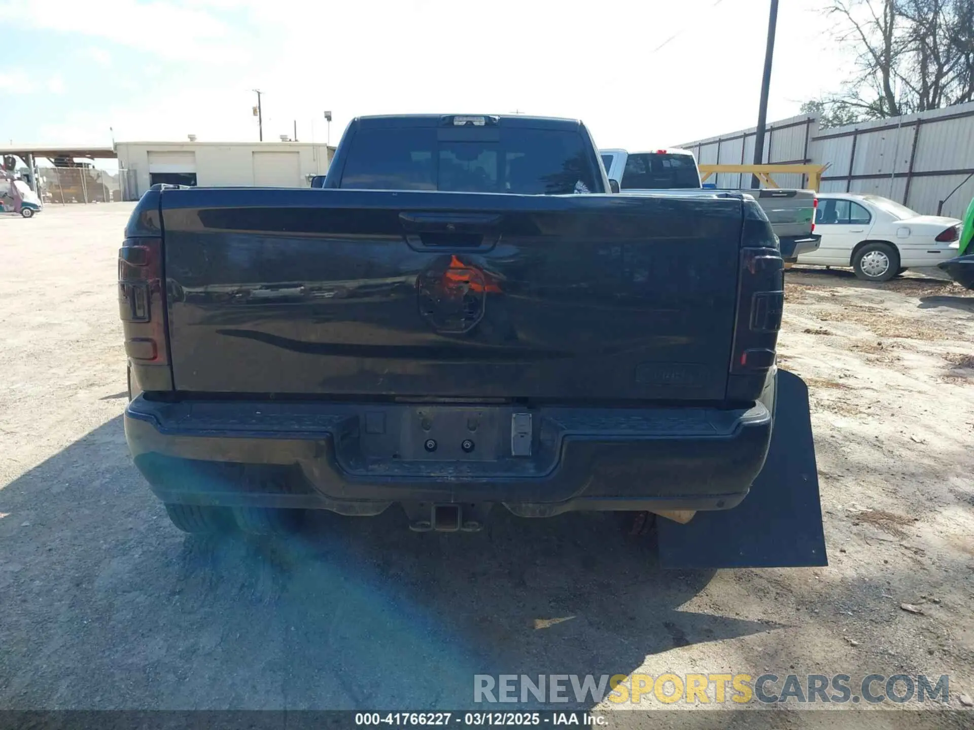 15 Photograph of a damaged car 3C63RRKL3NG217244 RAM 3500 2022