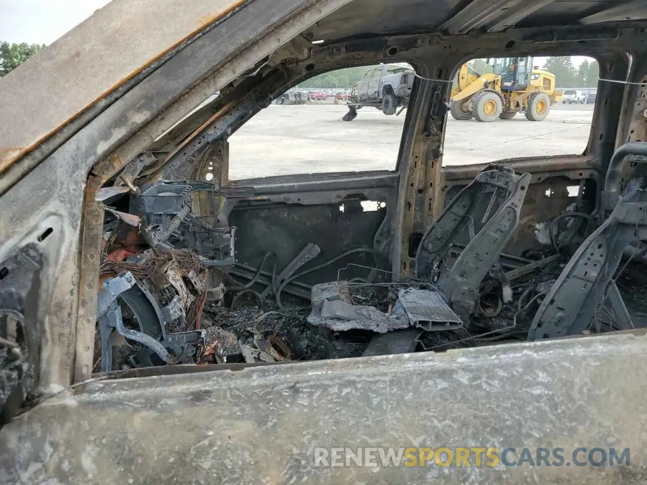 7 Photograph of a damaged car 3C6CRRJL5NG414756 RAM 3500 2022
