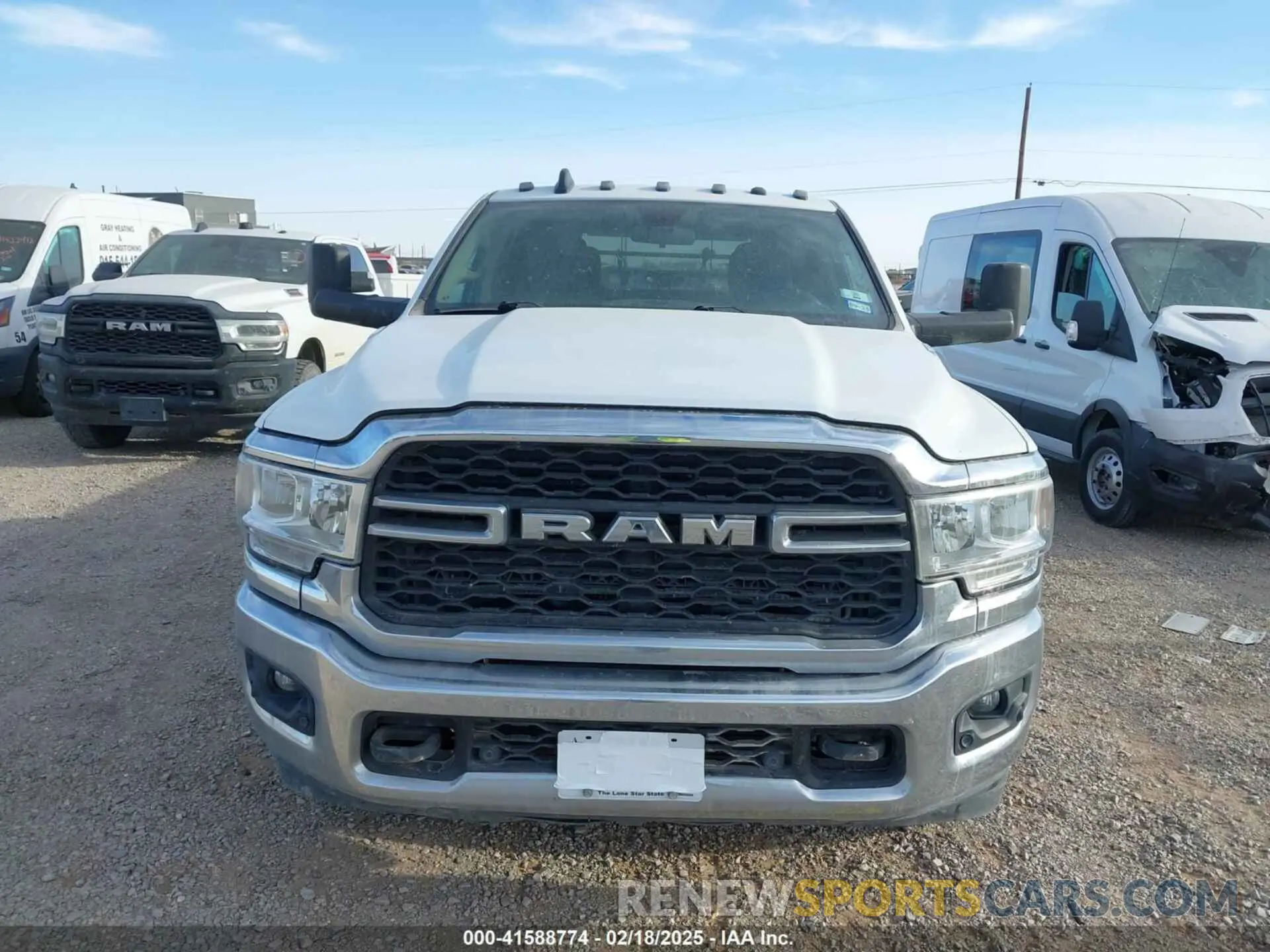 11 Фотография поврежденного автомобиля 3C7WRTCL3KG543481 RAM 3500 CHASSIS 2019