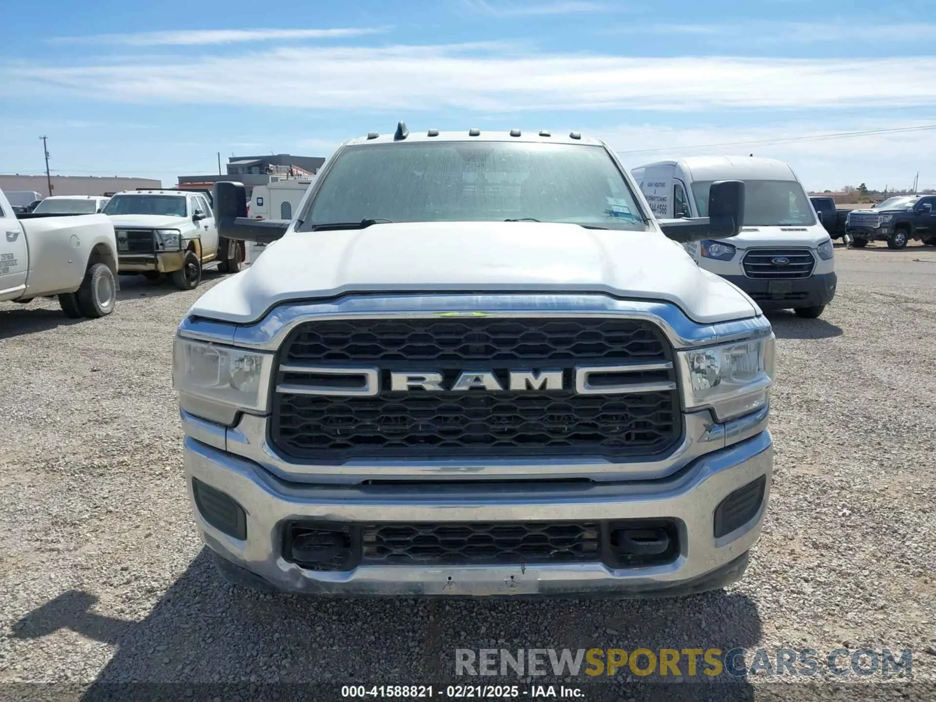 12 Фотография поврежденного автомобиля 3C7WRTCL6KG639802 RAM 3500 CHASSIS 2019