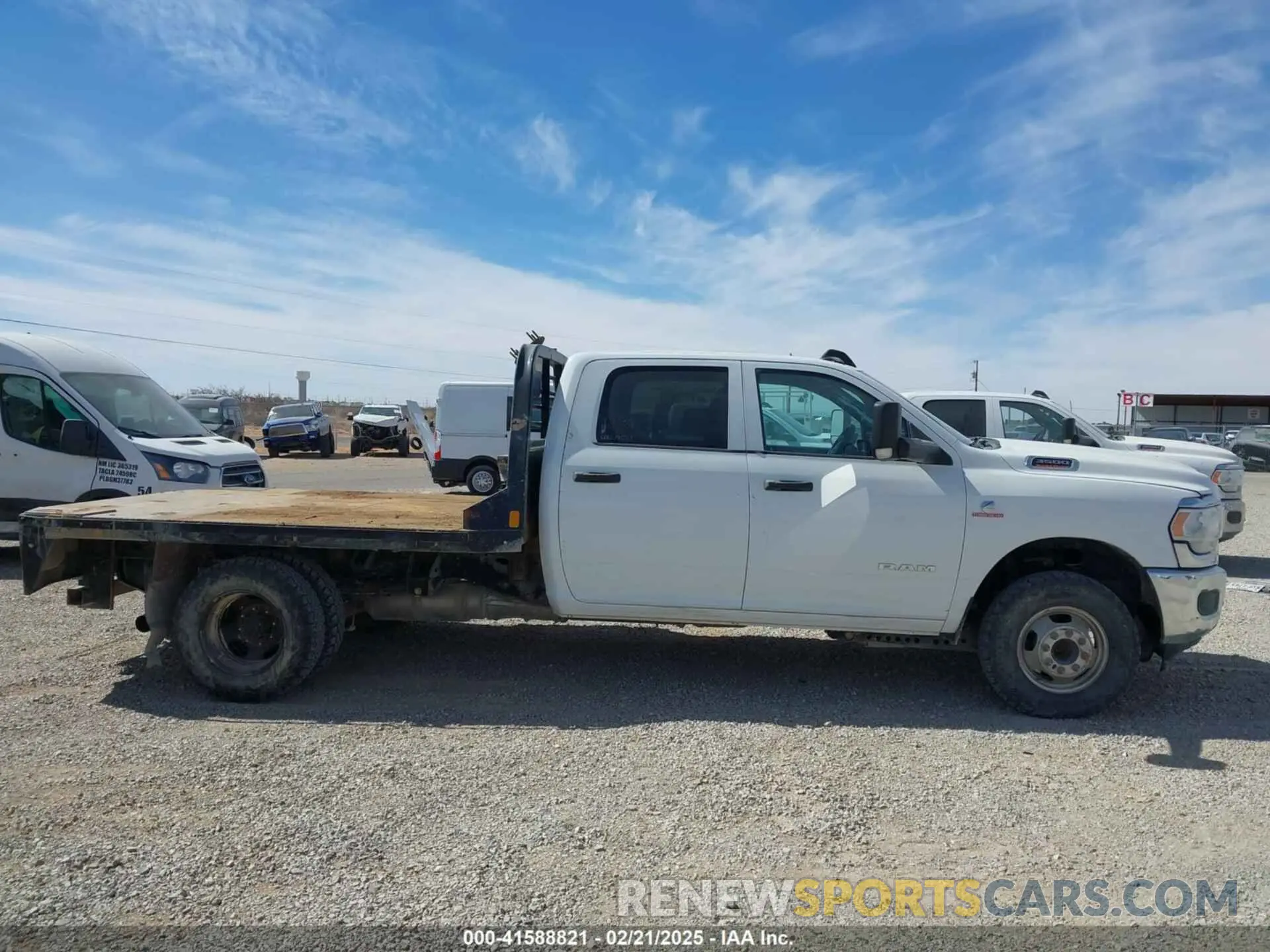 13 Фотография поврежденного автомобиля 3C7WRTCL6KG639802 RAM 3500 CHASSIS 2019