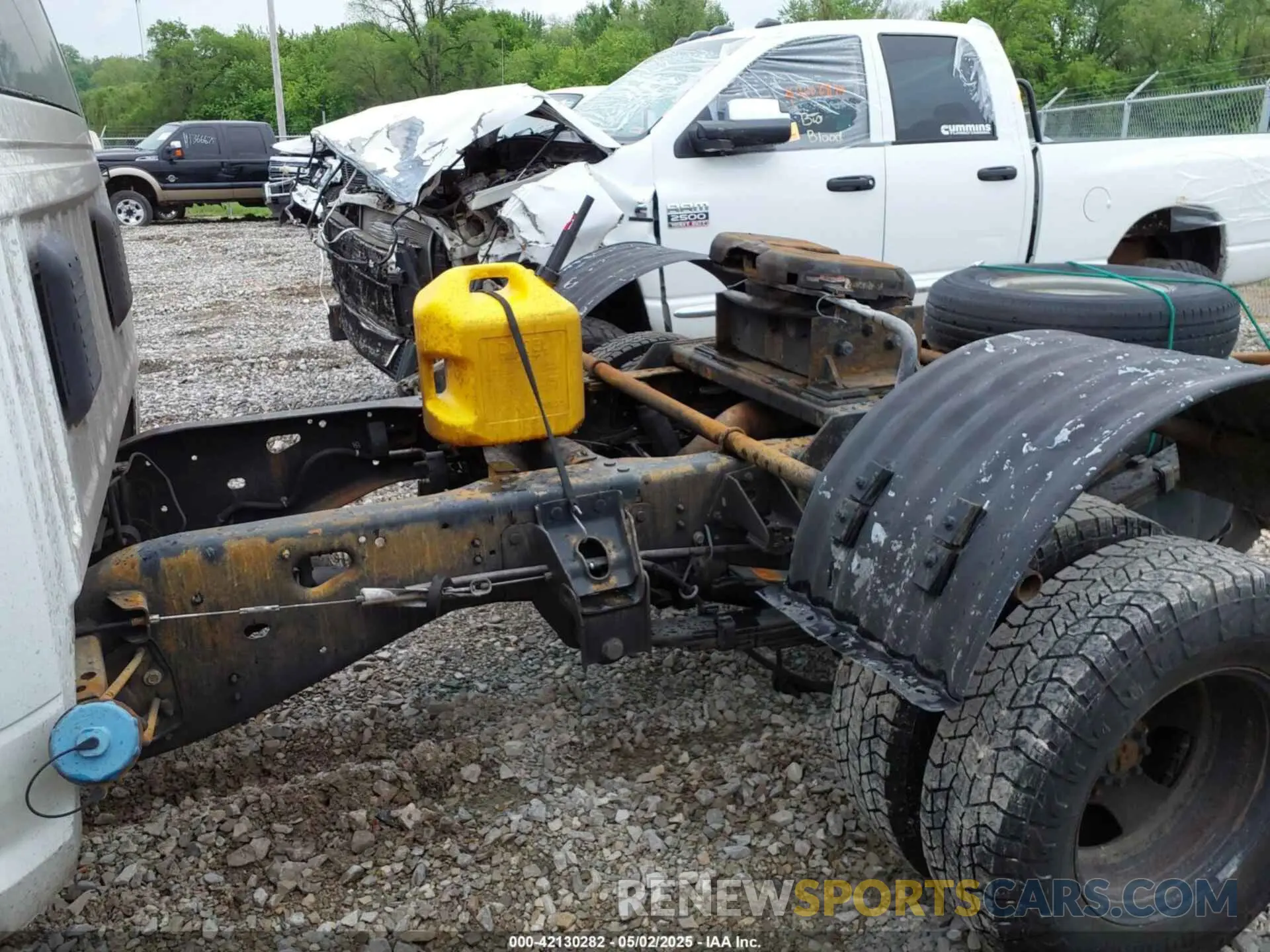 12 Photograph of a damaged car 3C7WRTAL2LG225758 RAM 3500 CHASSIS 2020