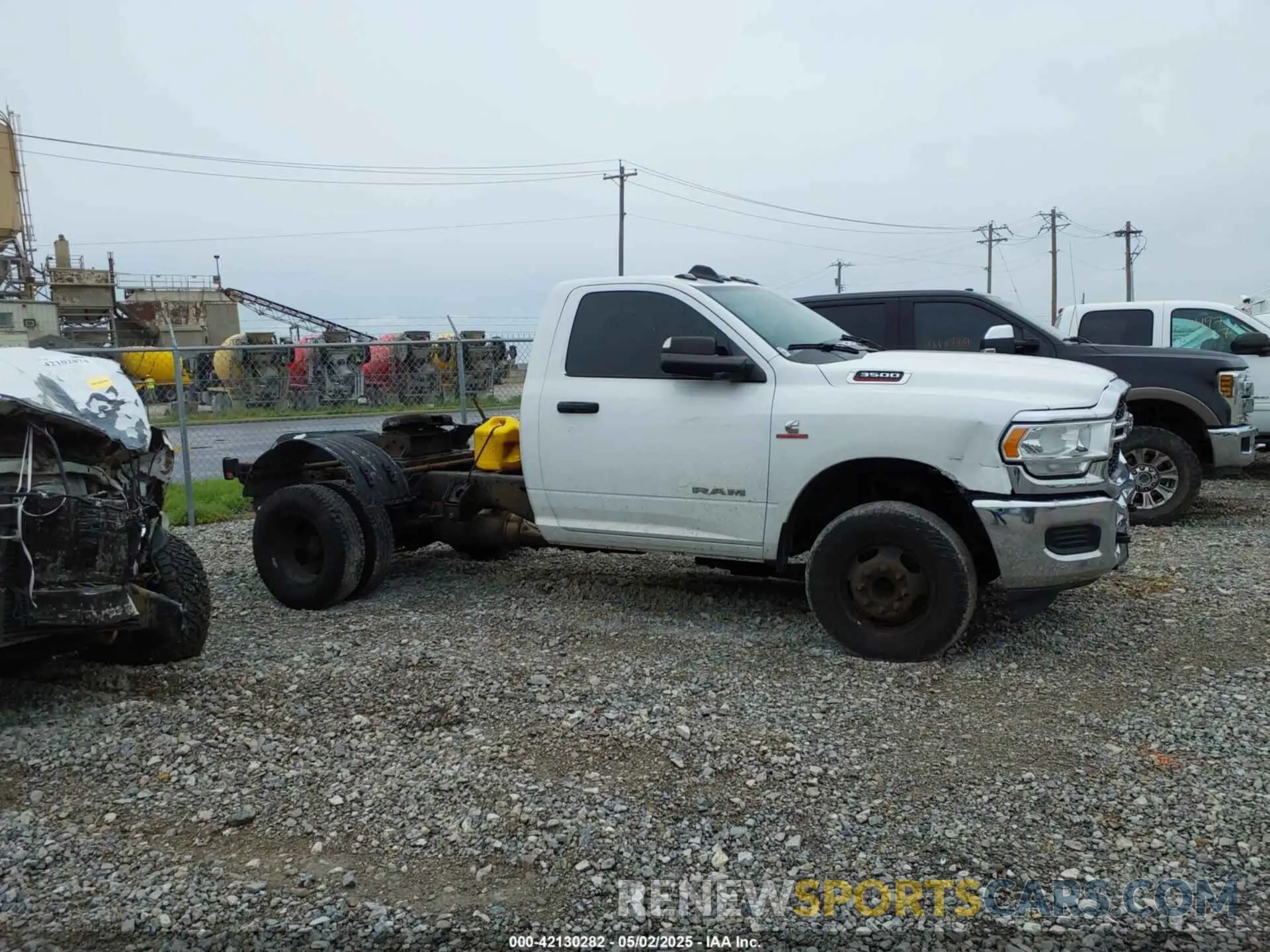 15 Photograph of a damaged car 3C7WRTAL2LG225758 RAM 3500 CHASSIS 2020