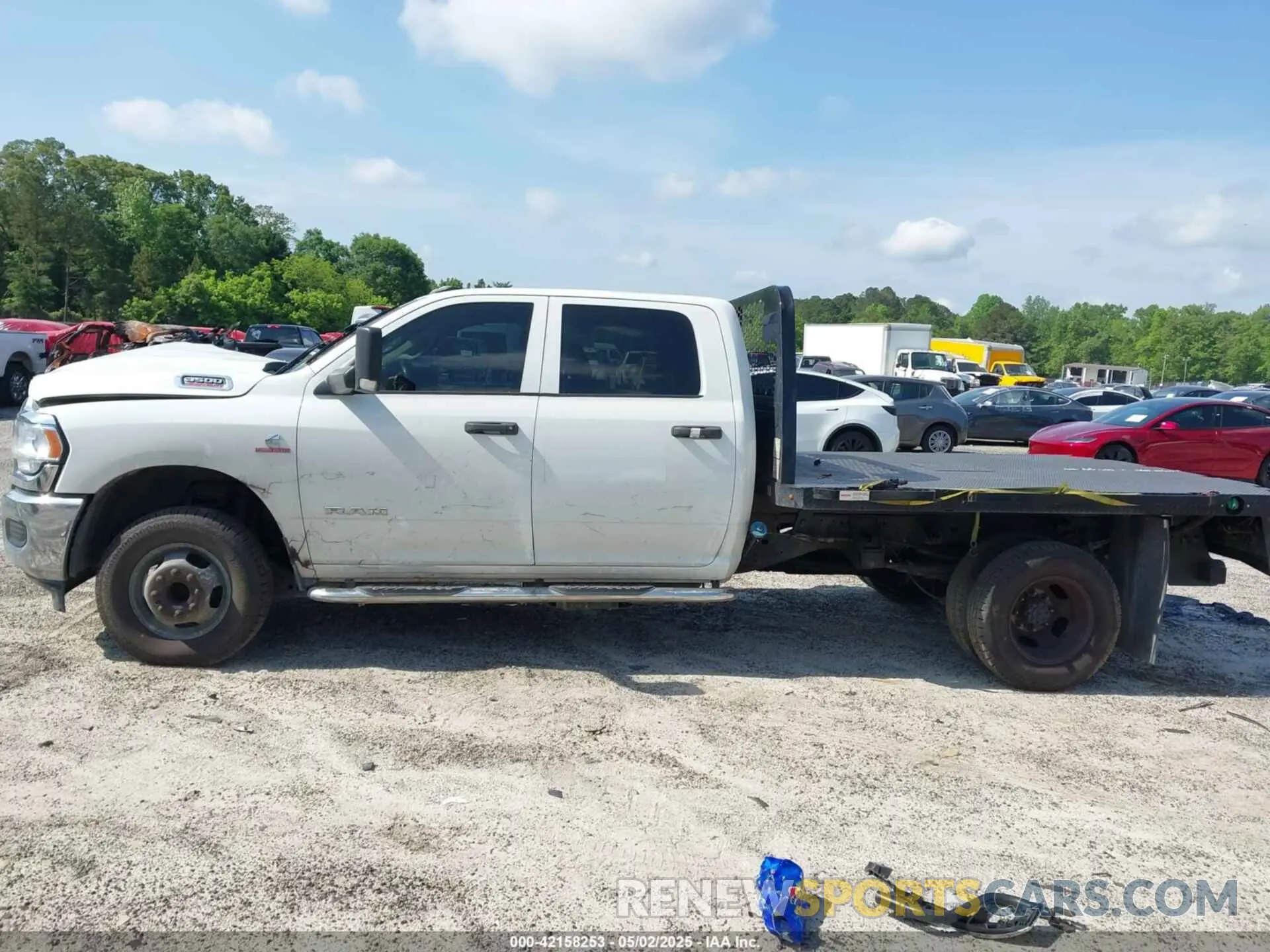 14 Photograph of a damaged car 3C7WRTCL4LG199810 RAM 3500 CHASSIS 2020