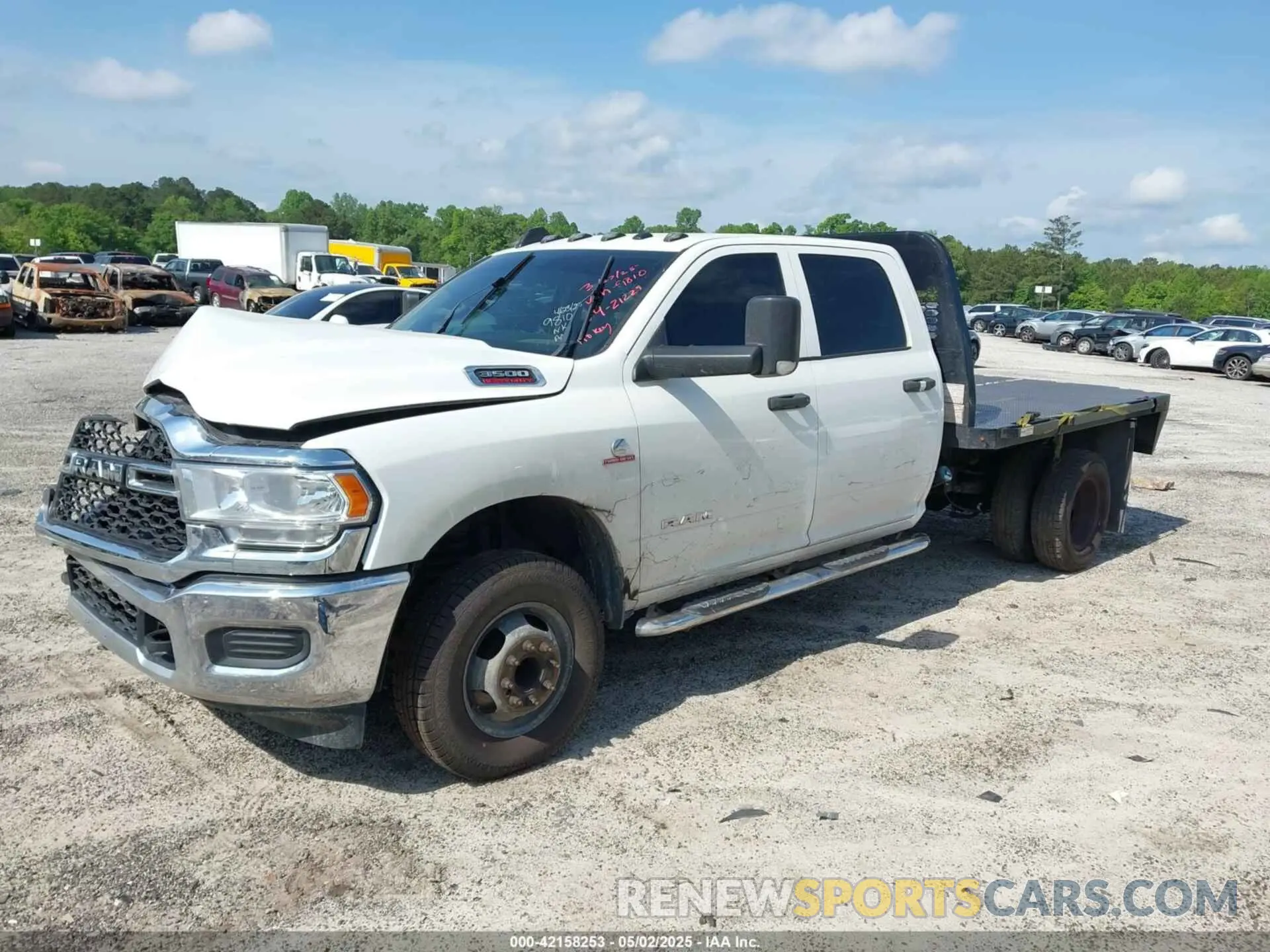 2 Photograph of a damaged car 3C7WRTCL4LG199810 RAM 3500 CHASSIS 2020