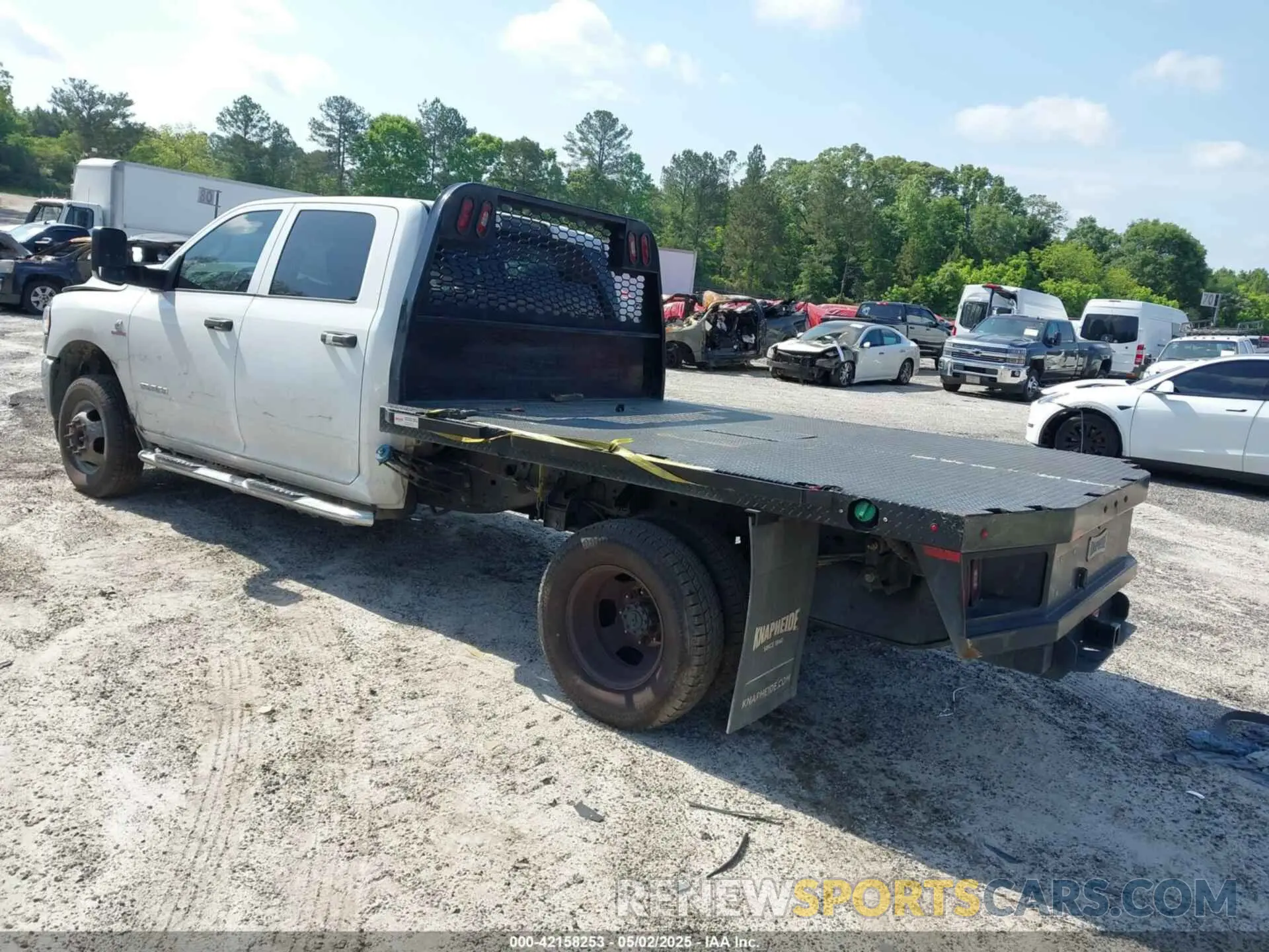 3 Photograph of a damaged car 3C7WRTCL4LG199810 RAM 3500 CHASSIS 2020