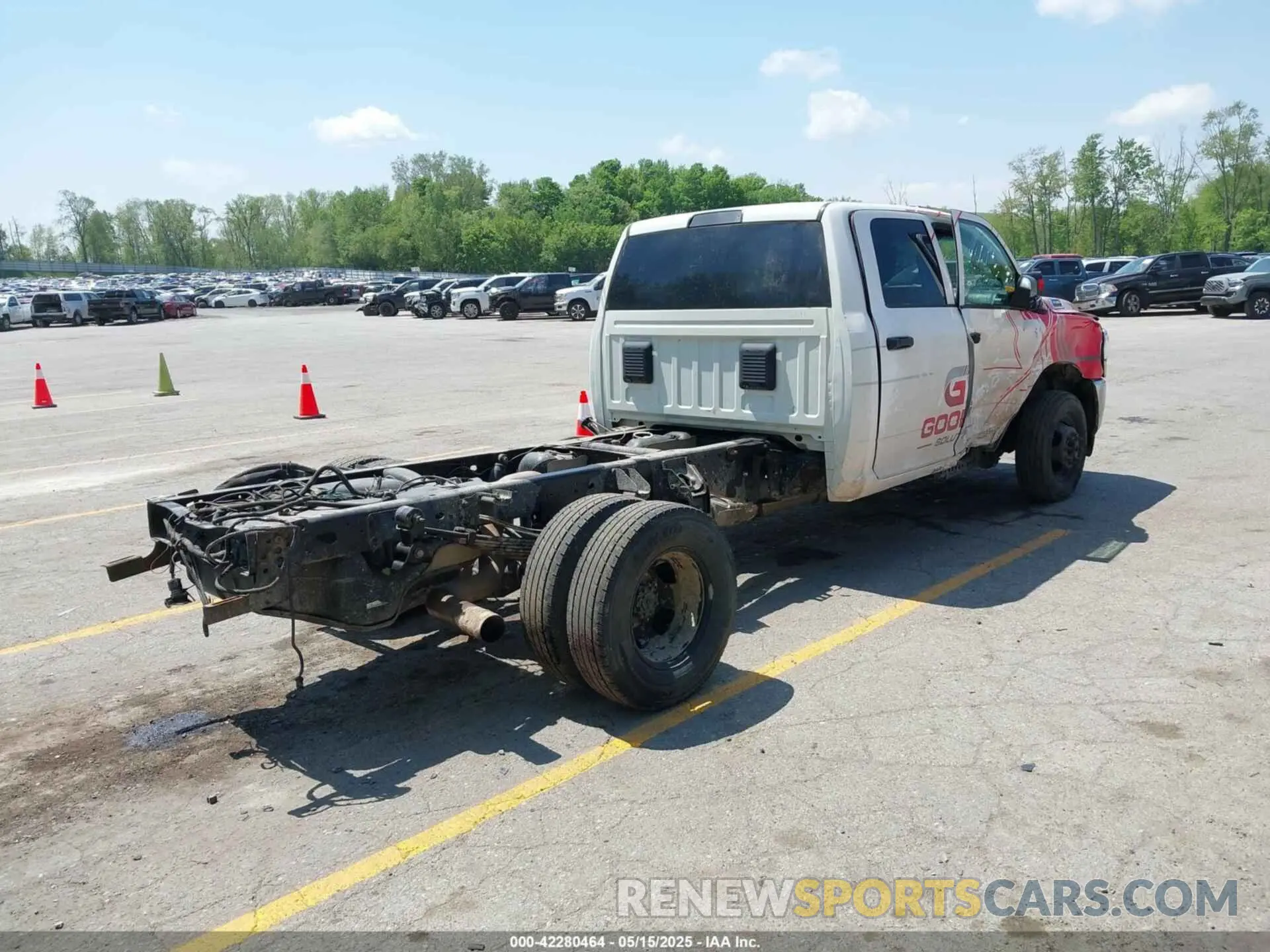 4 Фотография поврежденного автомобиля 3C7WRTCL8MG644549 RAM 3500 CHASSIS 2021