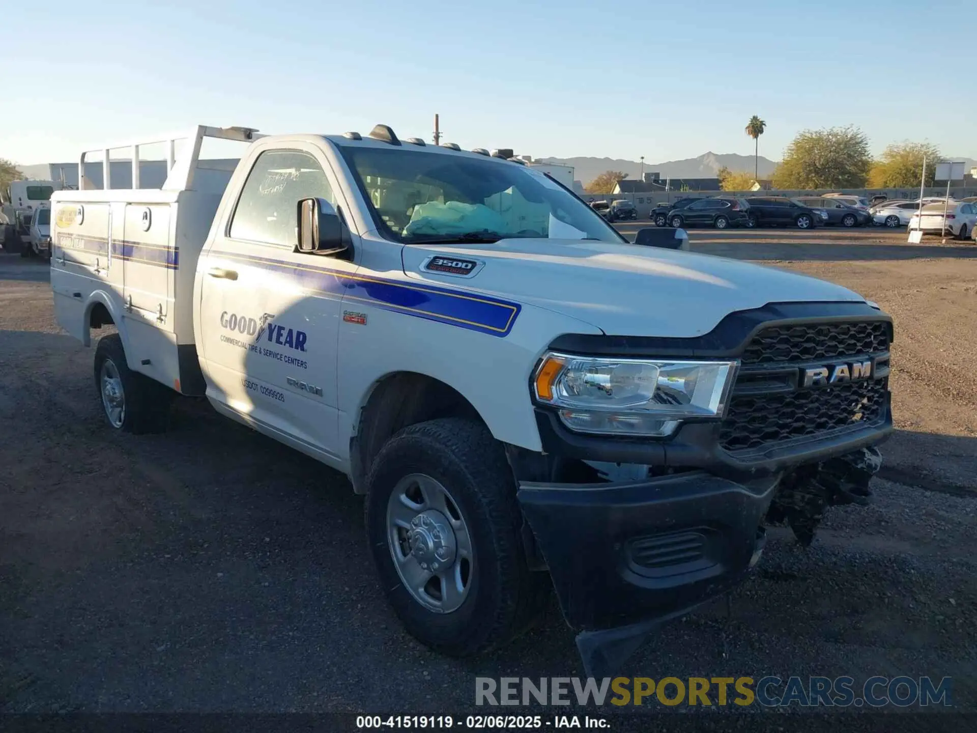 1 Photograph of a damaged car 3C7WRCAJ4NG320565 RAM 3500 CHASSIS 2022
