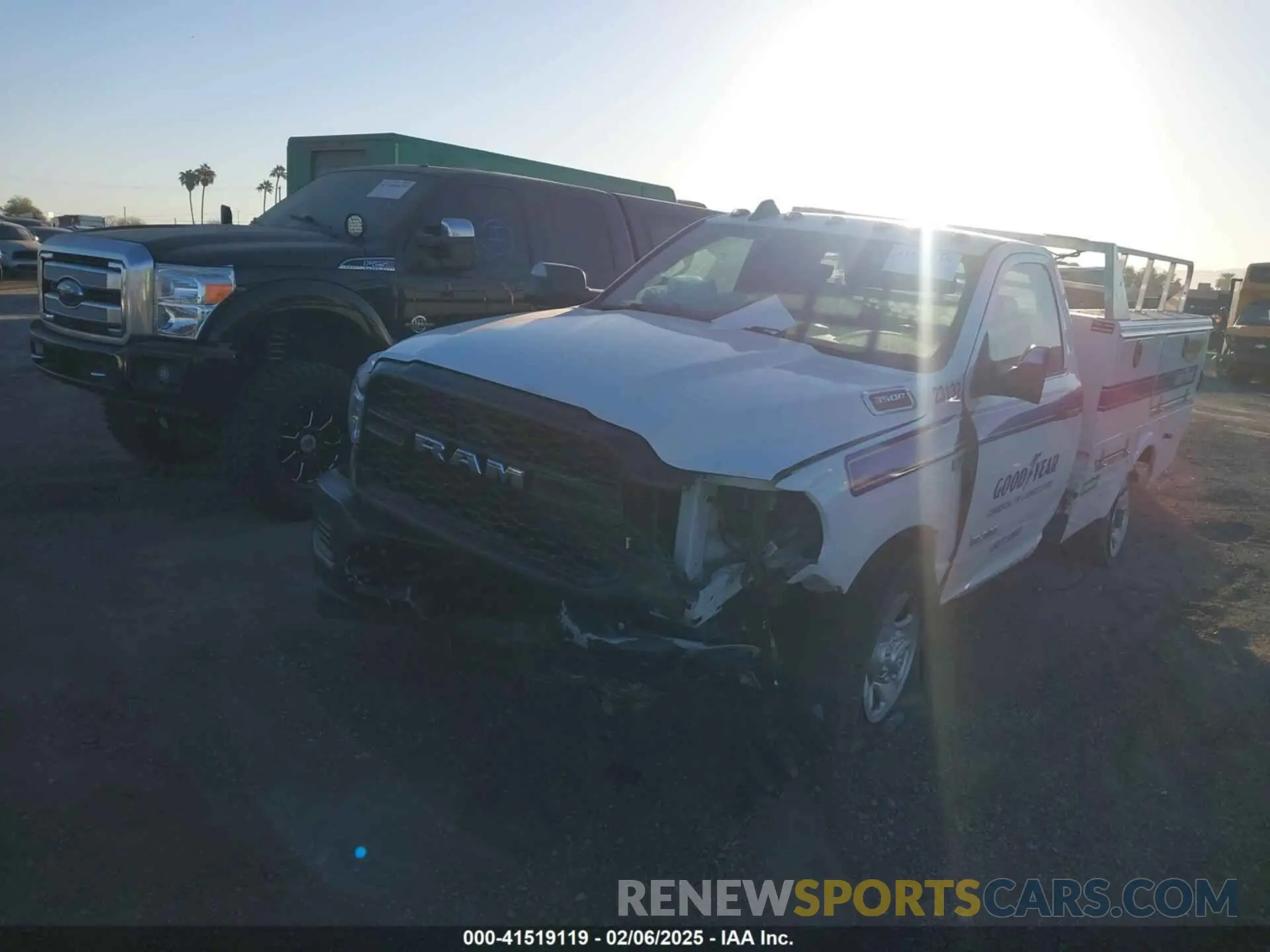 2 Photograph of a damaged car 3C7WRCAJ4NG320565 RAM 3500 CHASSIS 2022