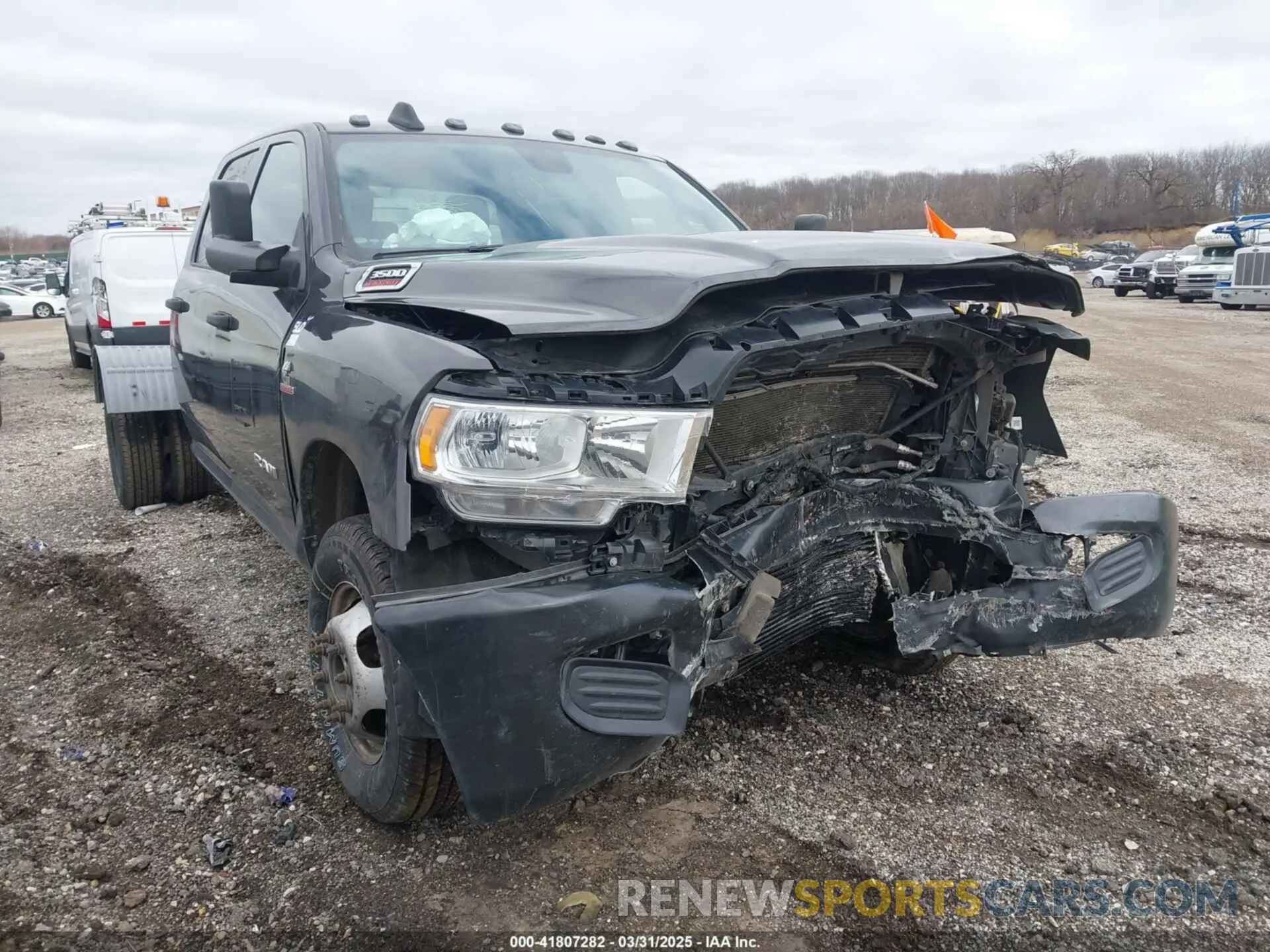 1 Photograph of a damaged car 3C7WRTCL0NG363959 RAM 3500 CHASSIS 2022