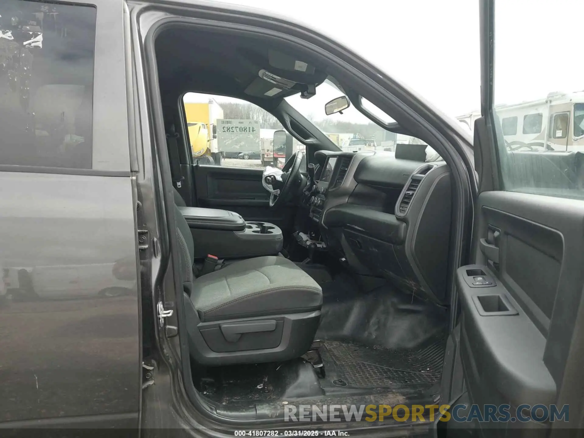 5 Photograph of a damaged car 3C7WRTCL0NG363959 RAM 3500 CHASSIS 2022