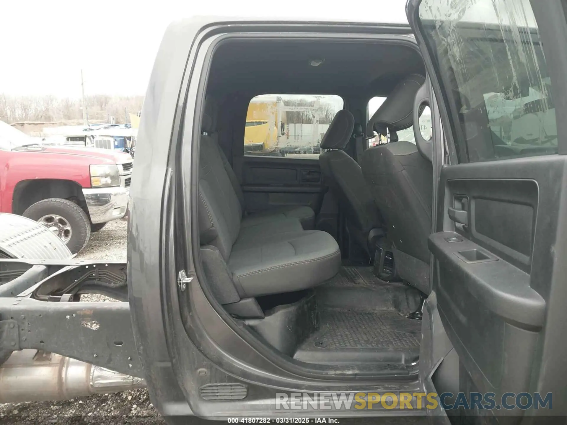 8 Photograph of a damaged car 3C7WRTCL0NG363959 RAM 3500 CHASSIS 2022