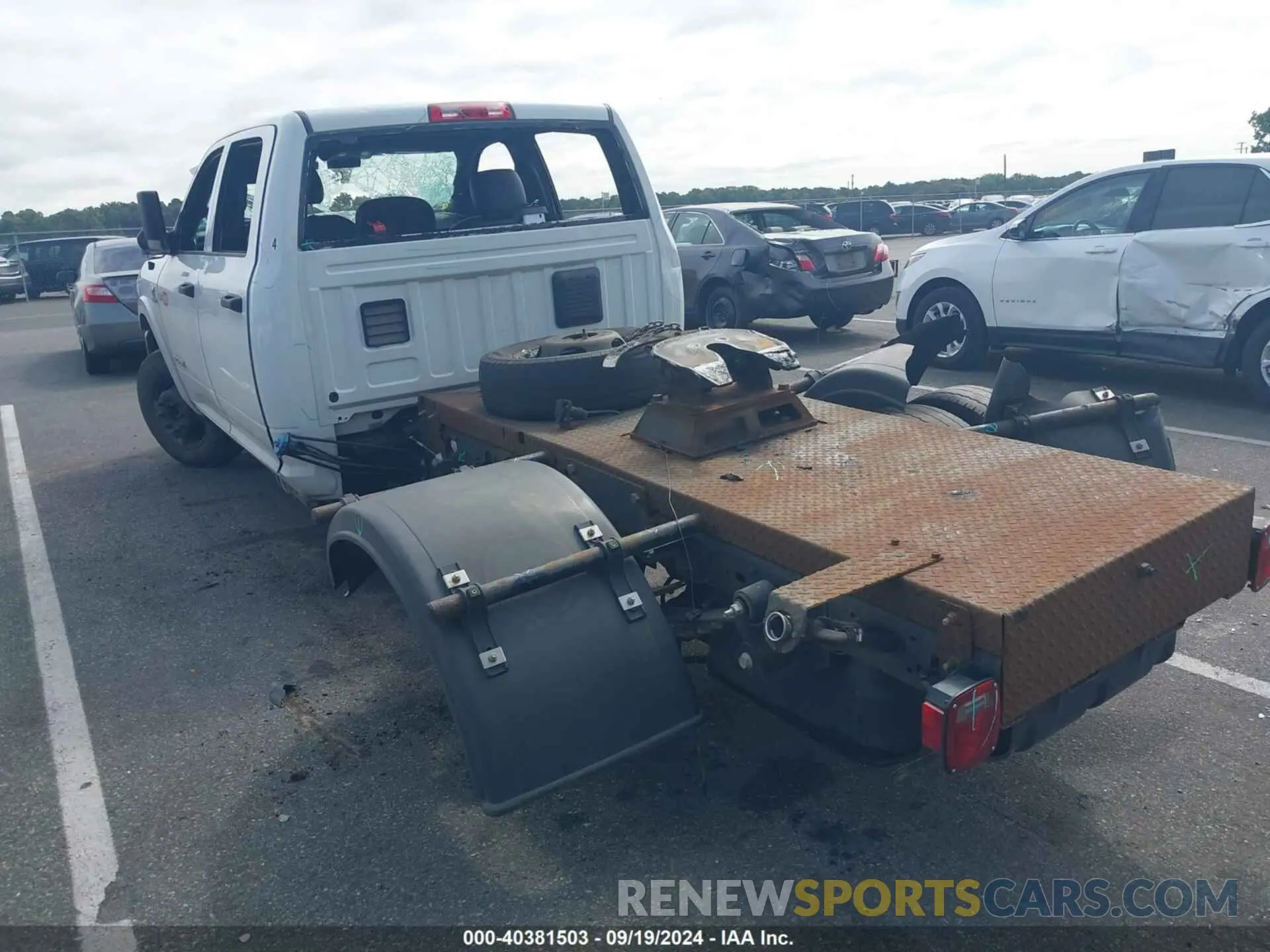 3 Photograph of a damaged car 3C7WRTCLXNG356890 RAM 3500 CHASSIS 2022
