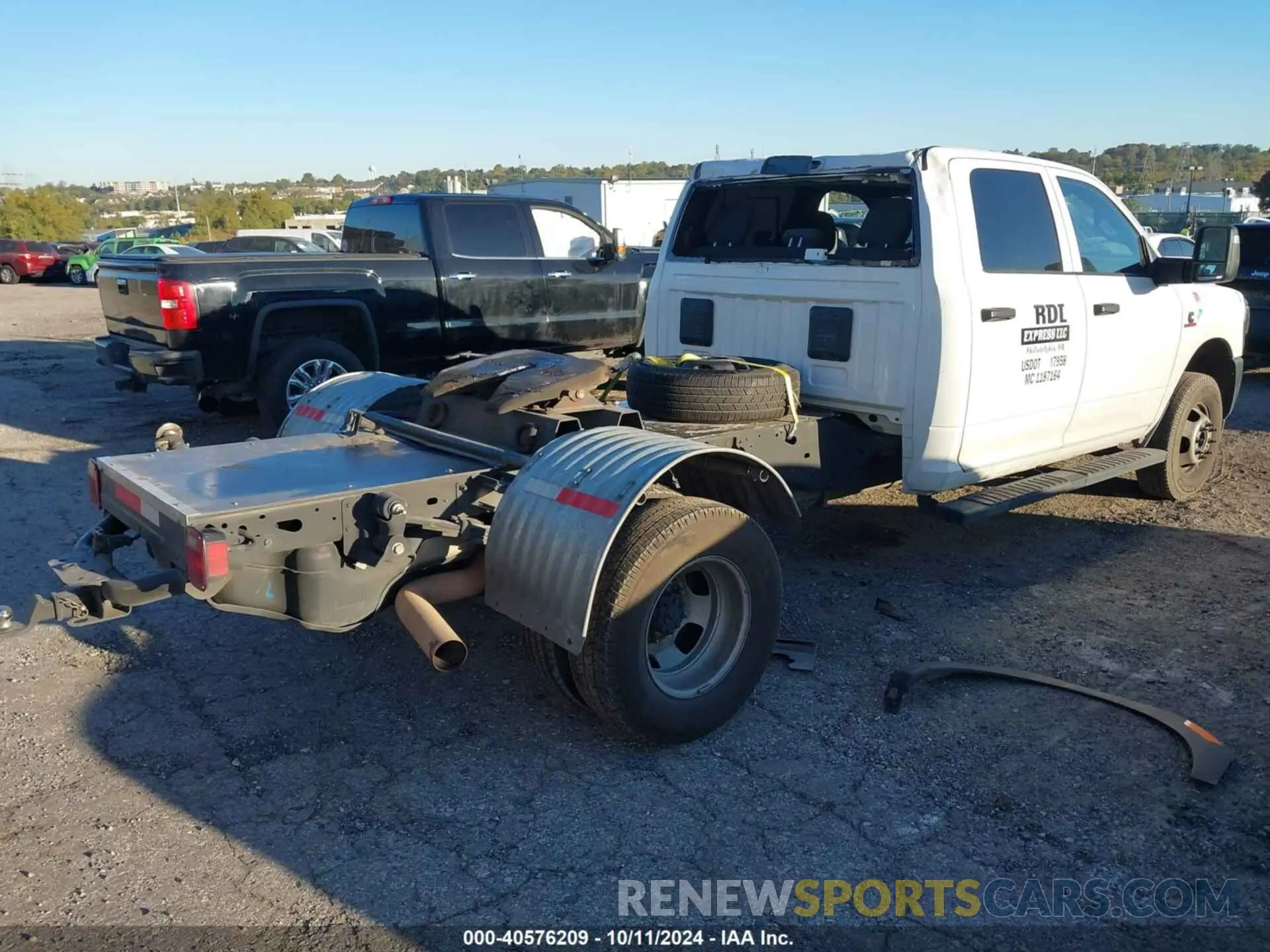 4 Photograph of a damaged car 3C7WRSCL1PG510626 RAM 3500 CHASSIS 2023