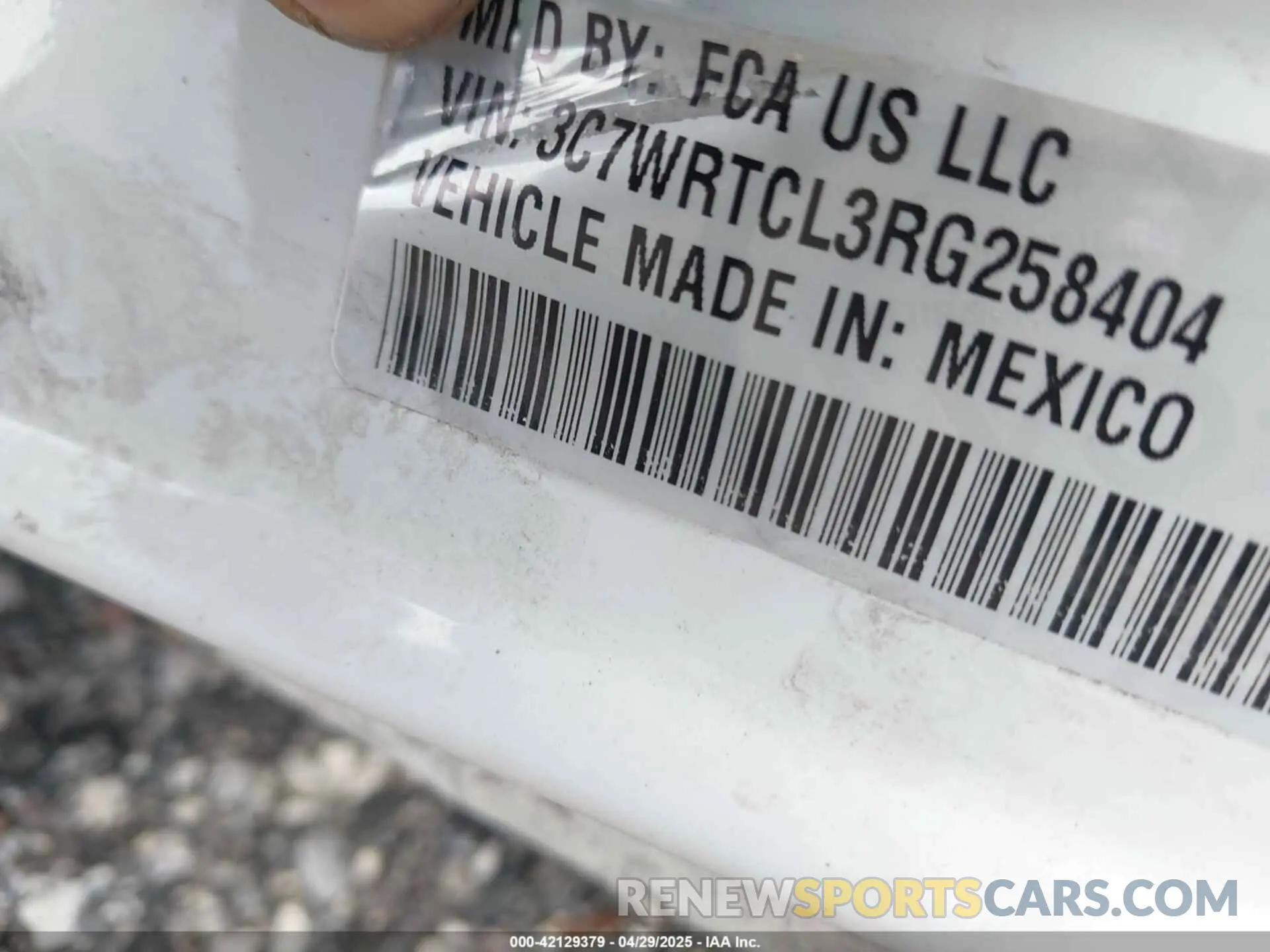 8 Photograph of a damaged car 3C7WRTCL3RG258404 RAM 3500 CHASSIS 2024