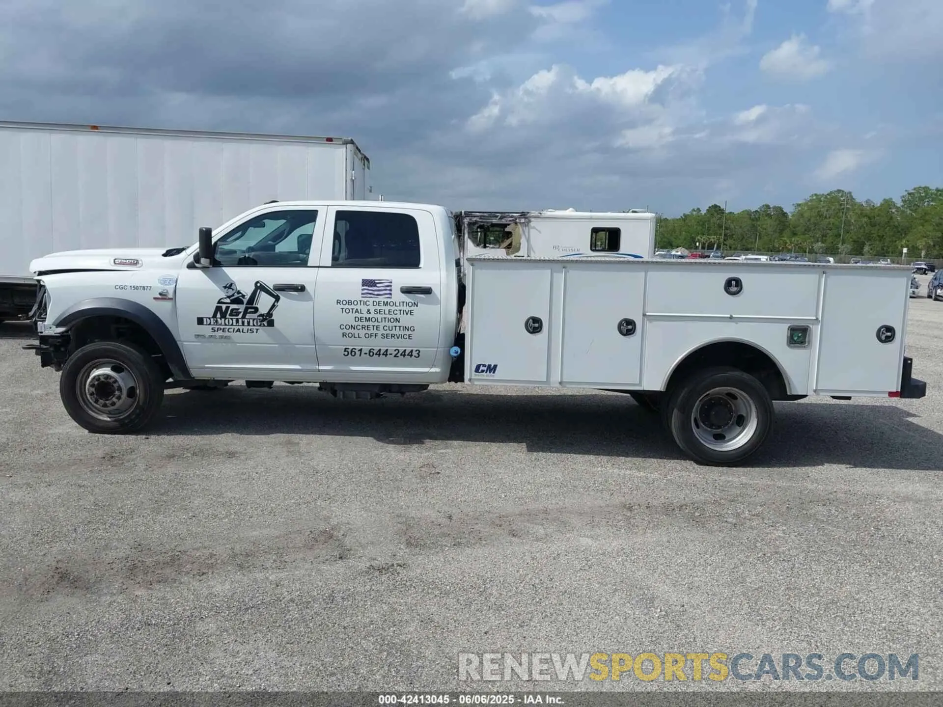 15 Photograph of a damaged car 3C7WRLFLXNG329832 RAM 4500 2022