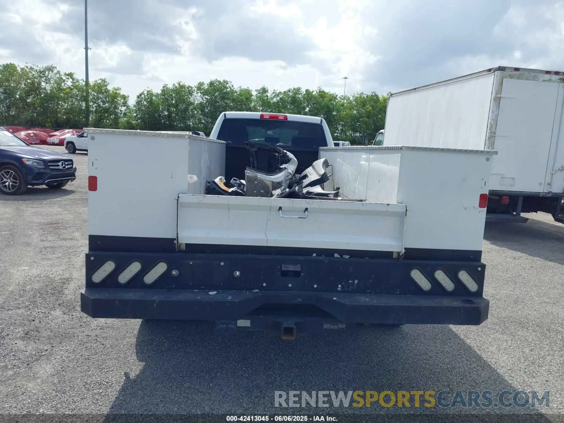 17 Photograph of a damaged car 3C7WRLFLXNG329832 RAM 4500 2022