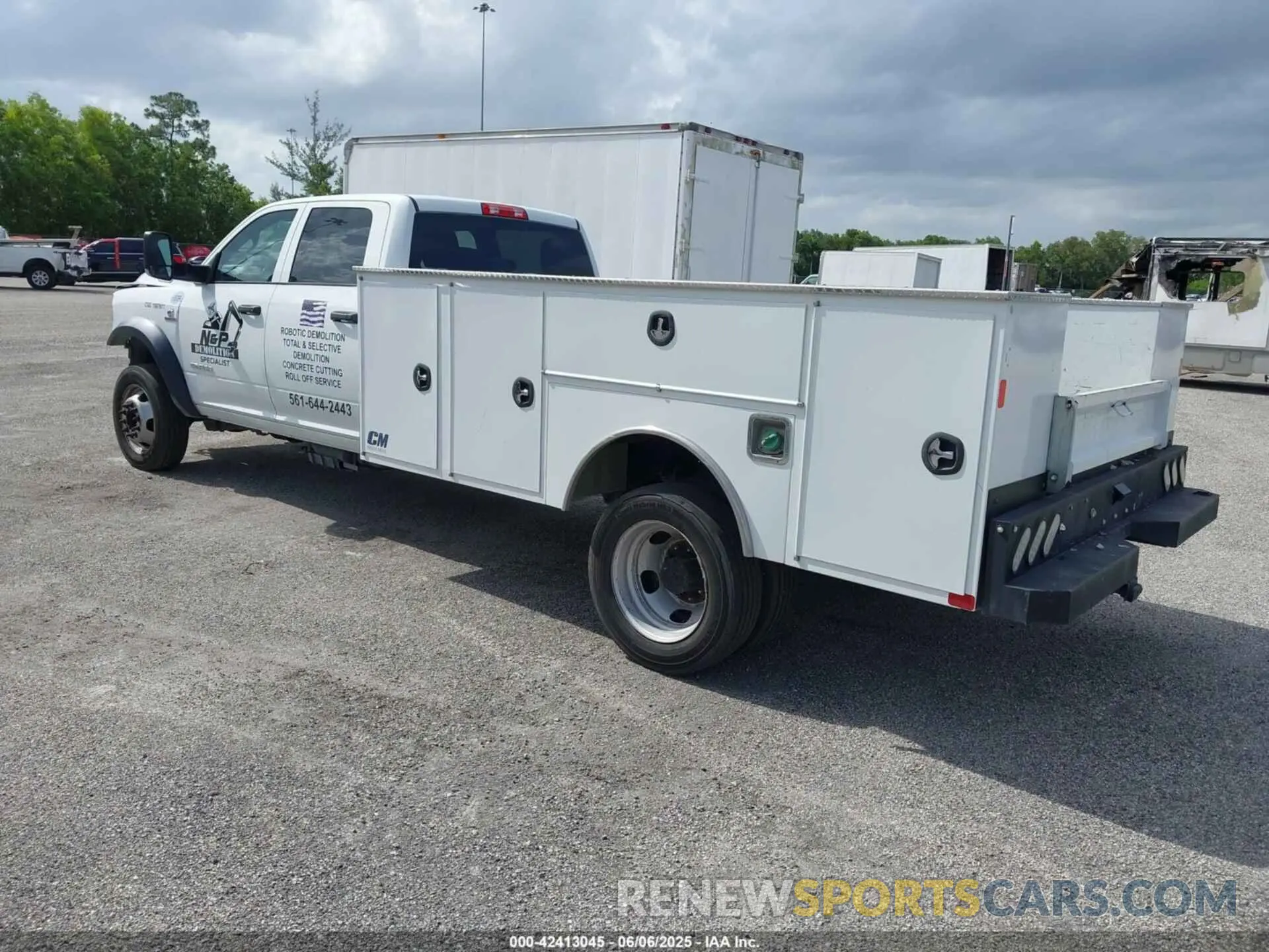 3 Photograph of a damaged car 3C7WRLFLXNG329832 RAM 4500 2022