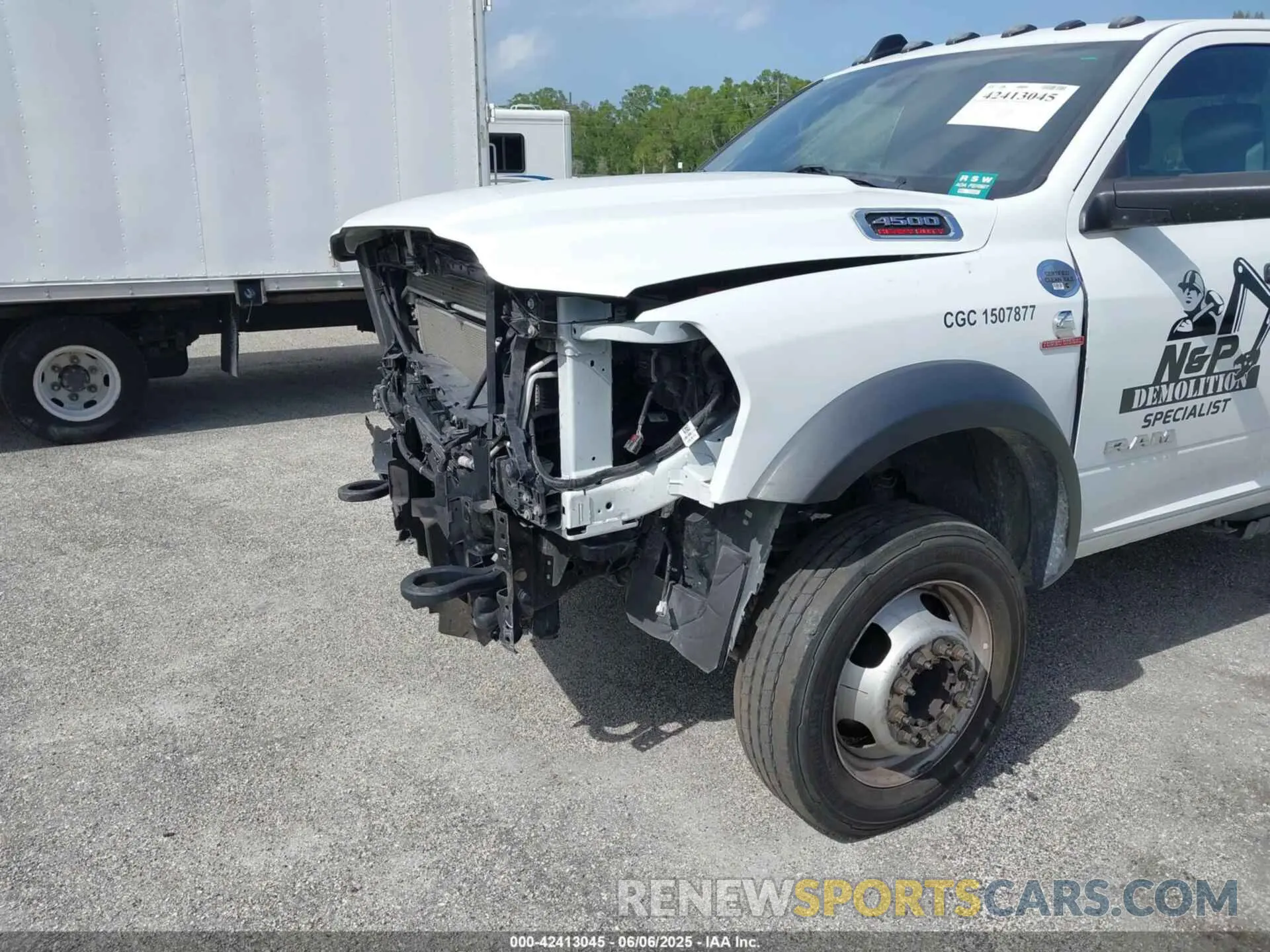6 Photograph of a damaged car 3C7WRLFLXNG329832 RAM 4500 2022