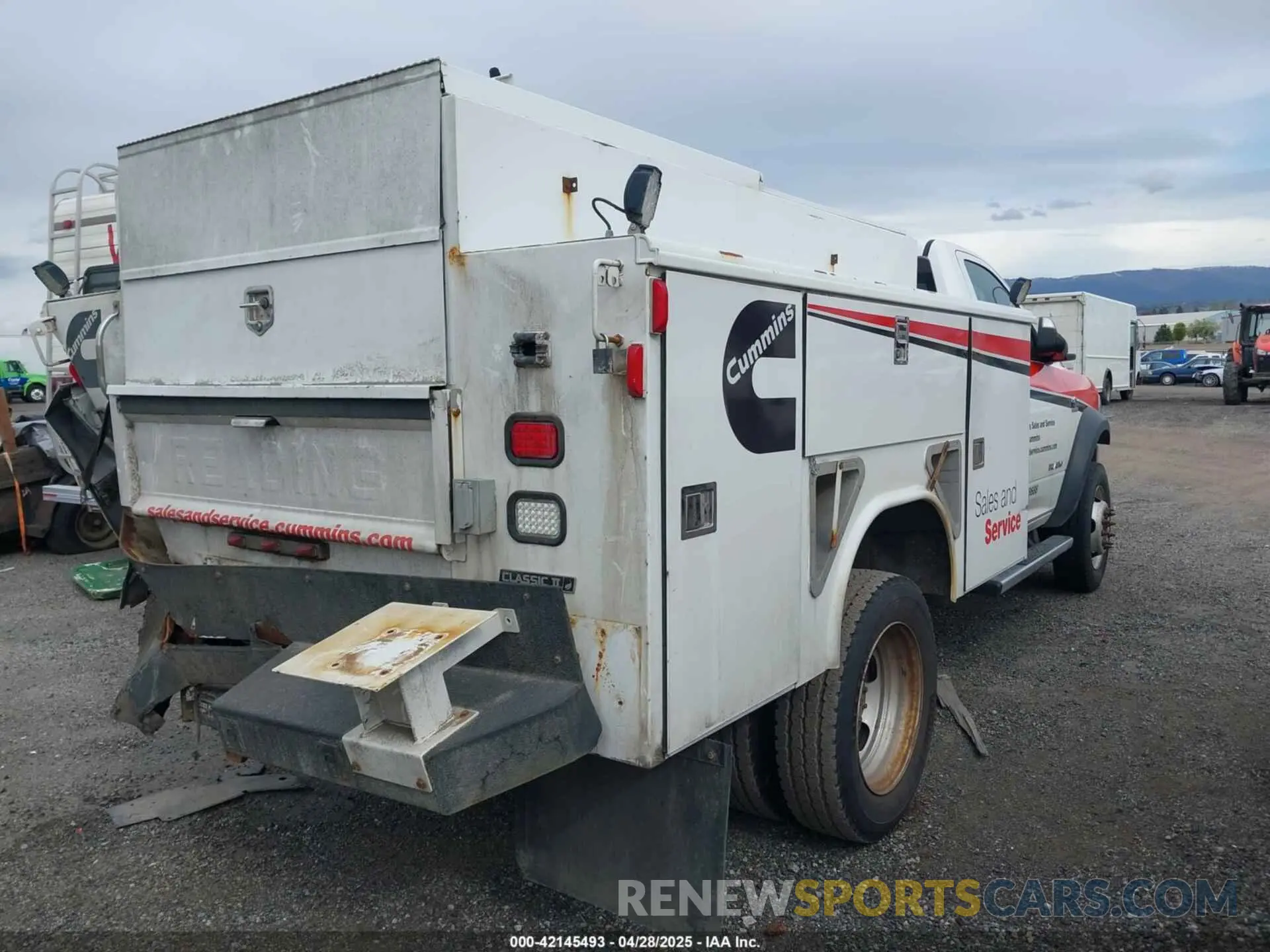 4 Фотография поврежденного автомобиля 3C7WRLAL0KG522137 RAM 4500 CHASSIS 2019