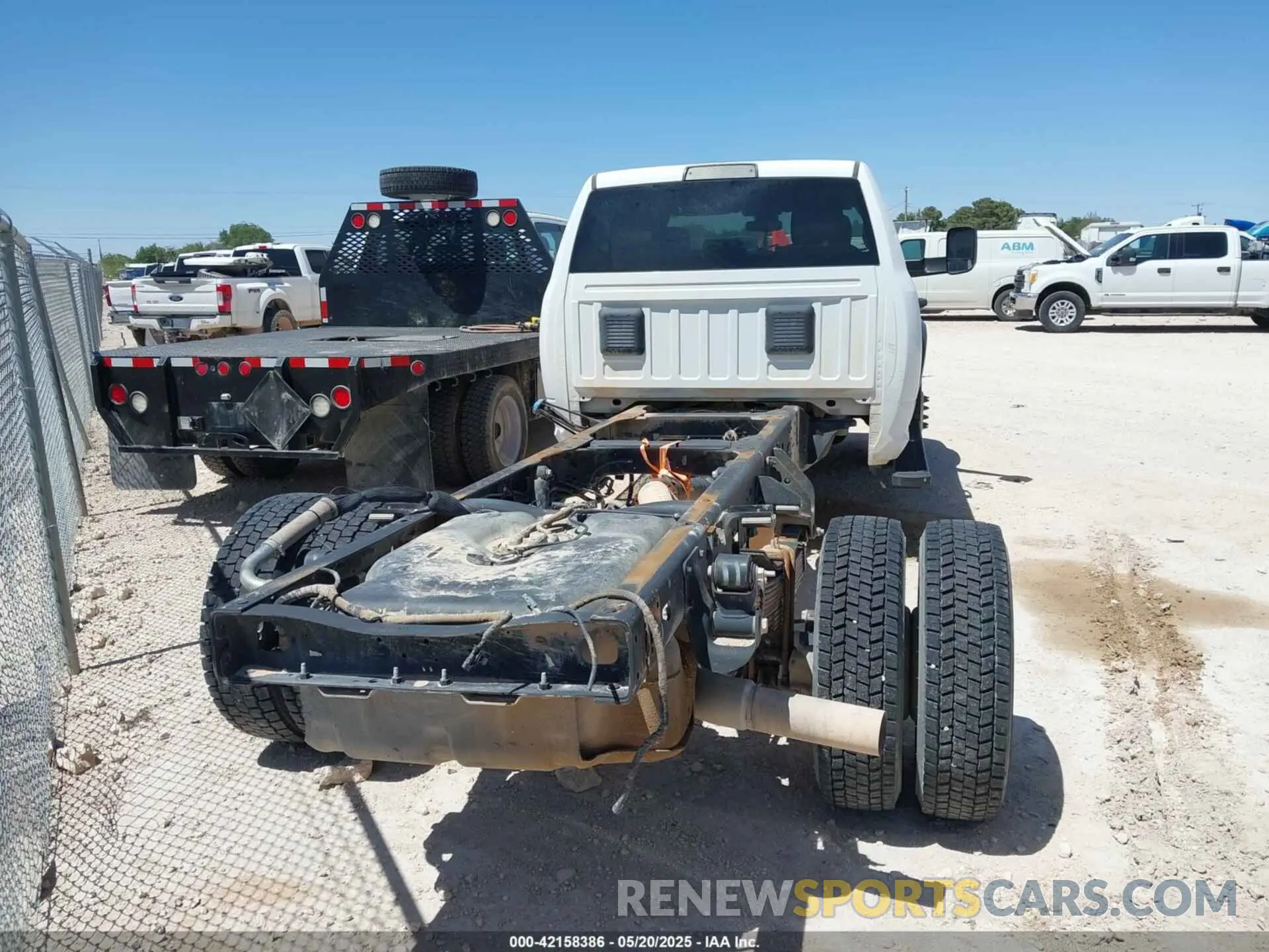 14 Photograph of a damaged car 3C7WRNFL4KG552357 RAM 5500 CHASSIS 2019