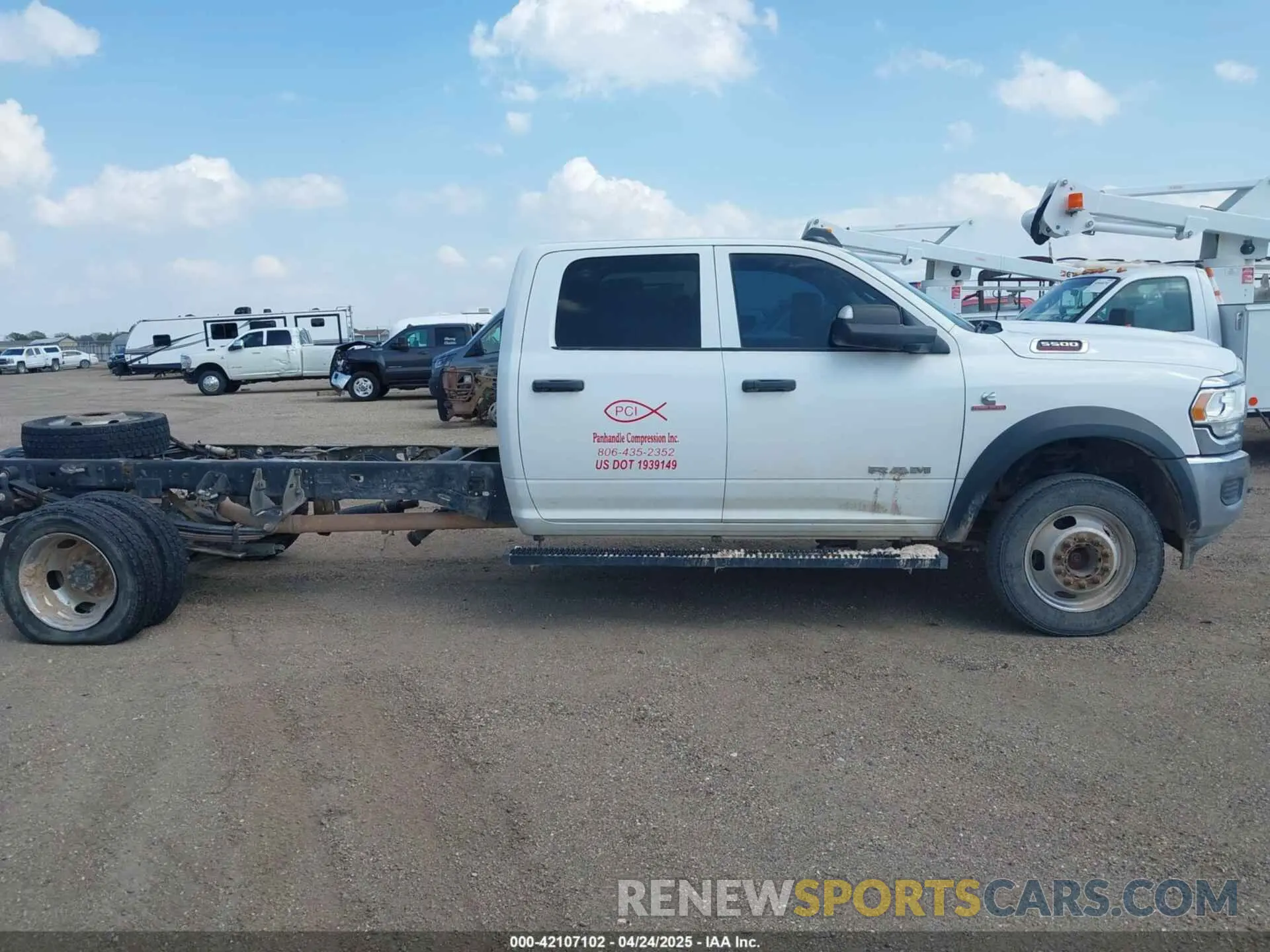 13 Фотография поврежденного автомобиля 3C7WRNFL4KG621614 RAM 5500 CHASSIS 2019