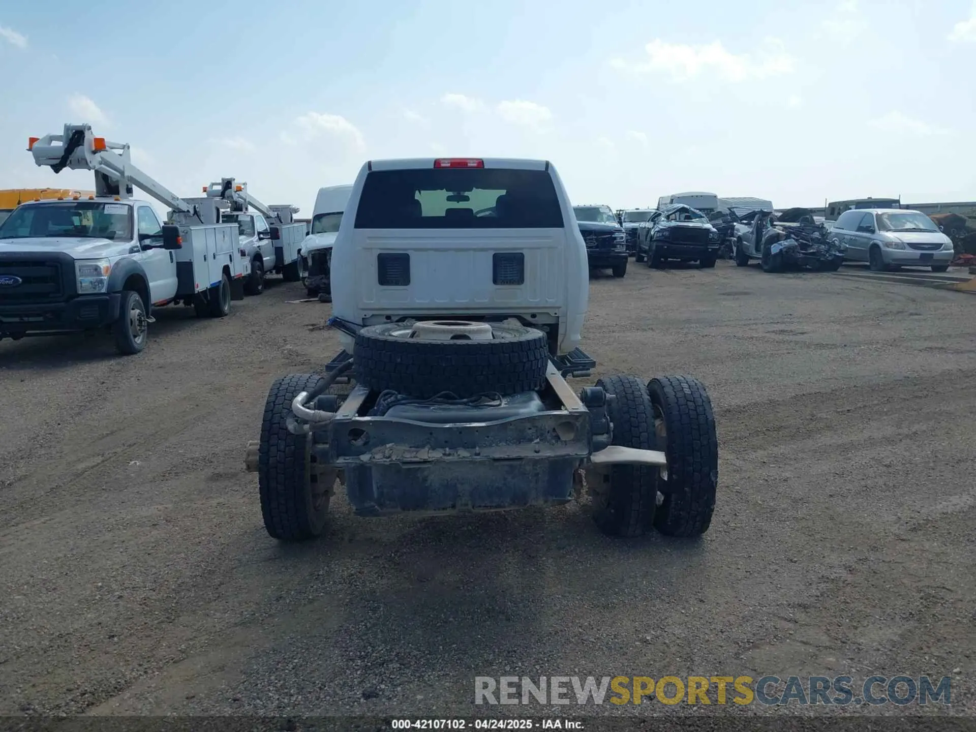 15 Фотография поврежденного автомобиля 3C7WRNFL4KG621614 RAM 5500 CHASSIS 2019