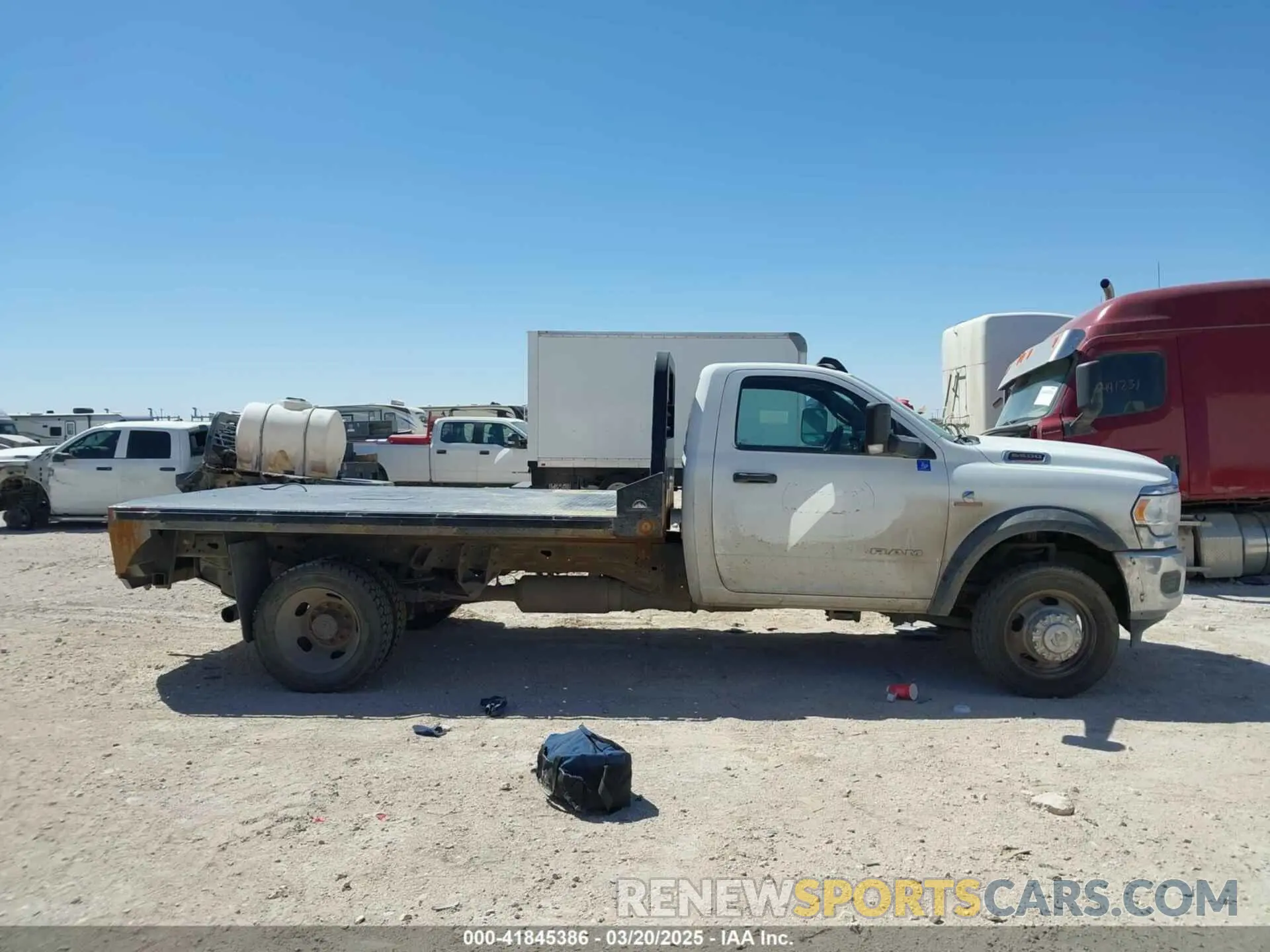13 Photograph of a damaged car 3C7WRNBL8MG662191 RAM 5500 CHASSIS 2021