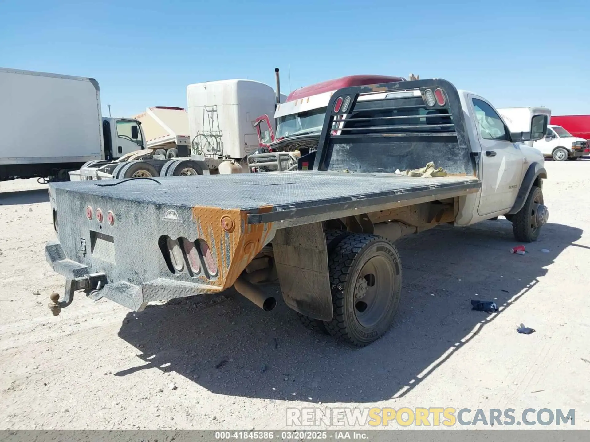 4 Photograph of a damaged car 3C7WRNBL8MG662191 RAM 5500 CHASSIS 2021