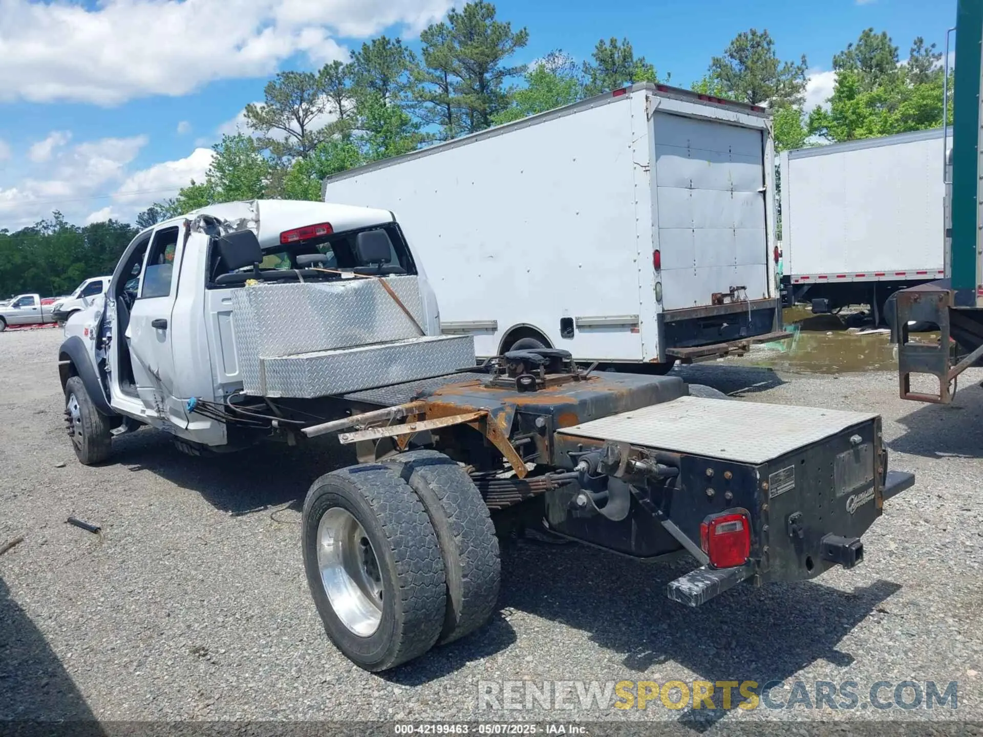 14 Photograph of a damaged car 3C7WRNFL3MG683511 RAM 5500 CHASSIS 2021