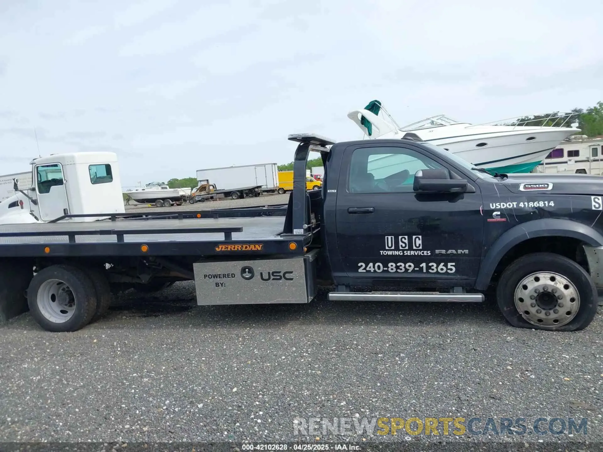 13 Photograph of a damaged car 3C7WRNDL3NG132757 RAM 5500 CHASSIS 2022