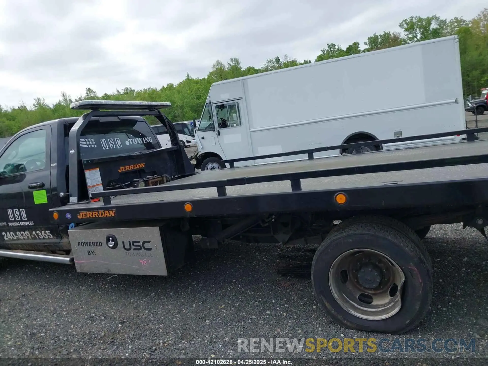 14 Photograph of a damaged car 3C7WRNDL3NG132757 RAM 5500 CHASSIS 2022
