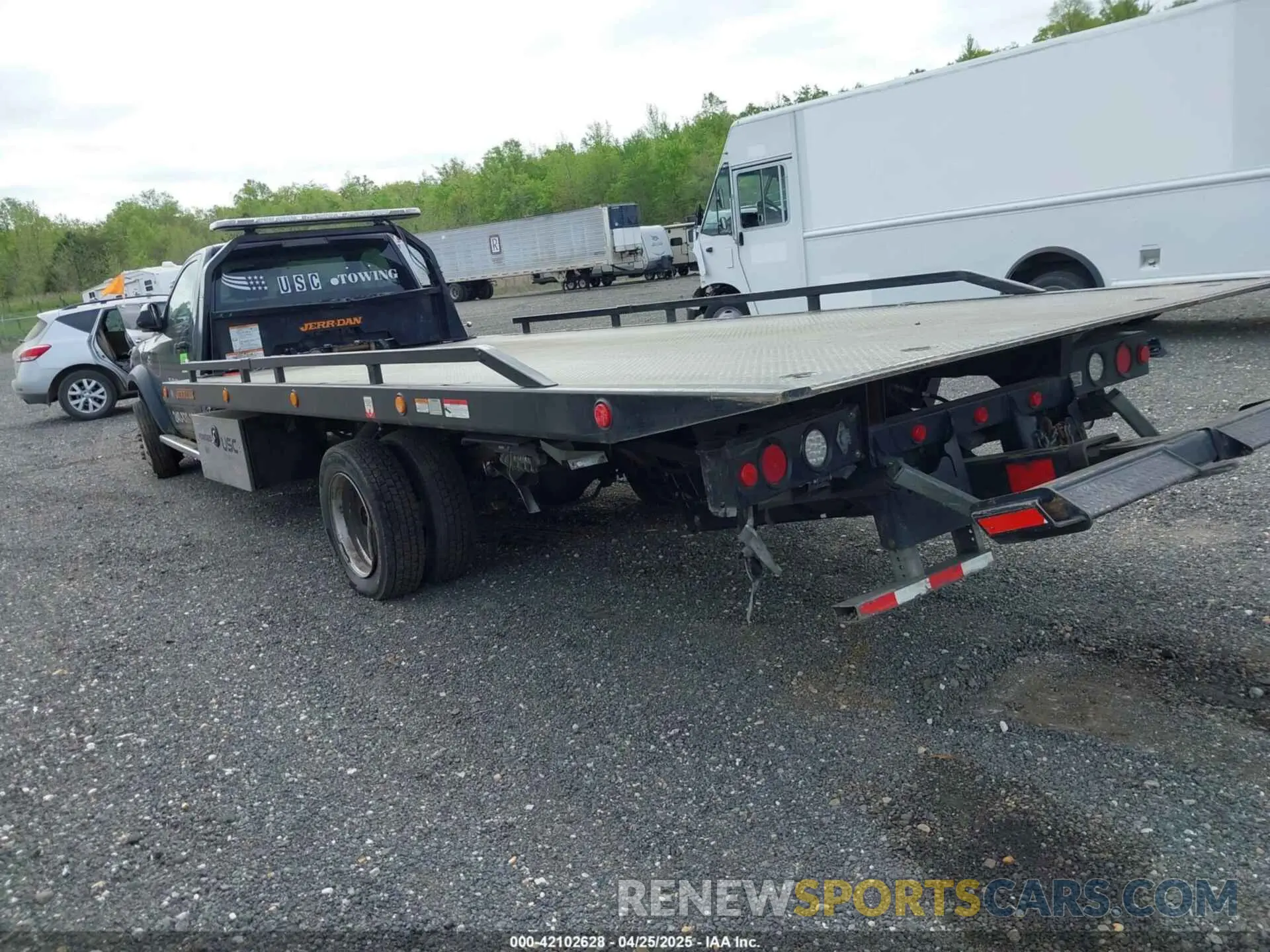 3 Photograph of a damaged car 3C7WRNDL3NG132757 RAM 5500 CHASSIS 2022