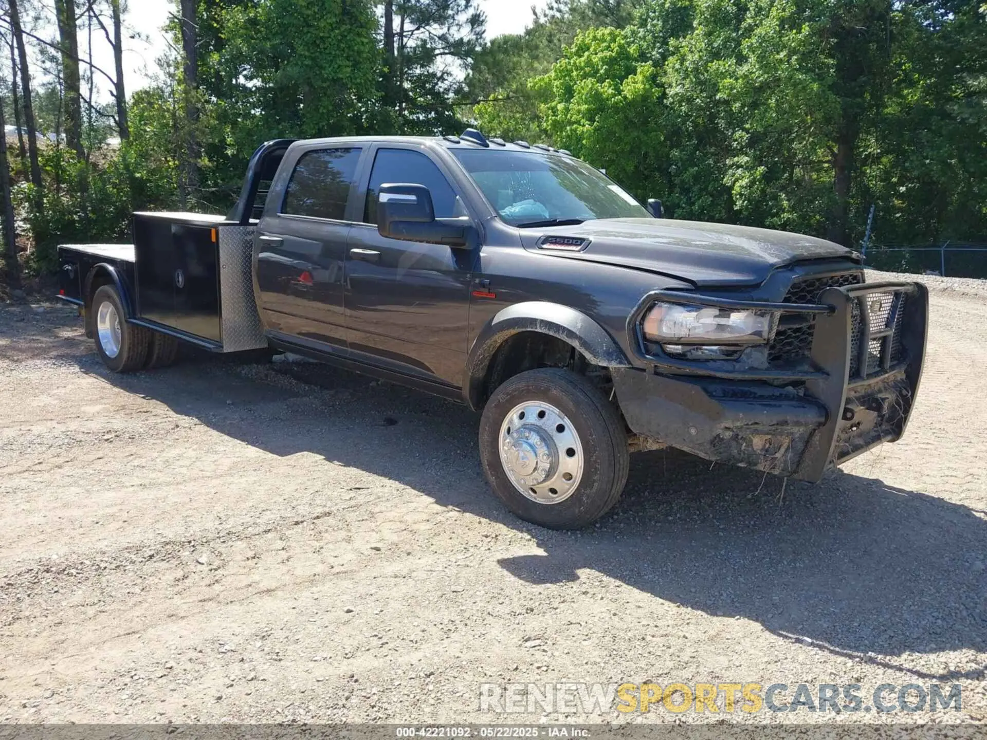 1 Photograph of a damaged car 3C7WRNFL2RG400944 RAM 5500 CHASSIS 2024