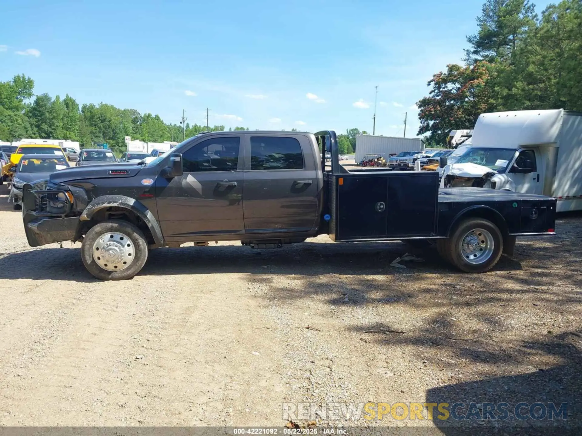 14 Photograph of a damaged car 3C7WRNFL2RG400944 RAM 5500 CHASSIS 2024