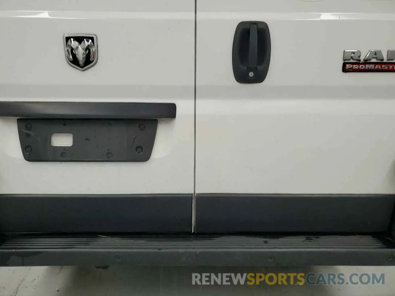 6 Photograph of a damaged car 3C6TRVAG4KE555837 RAM All Models 2019