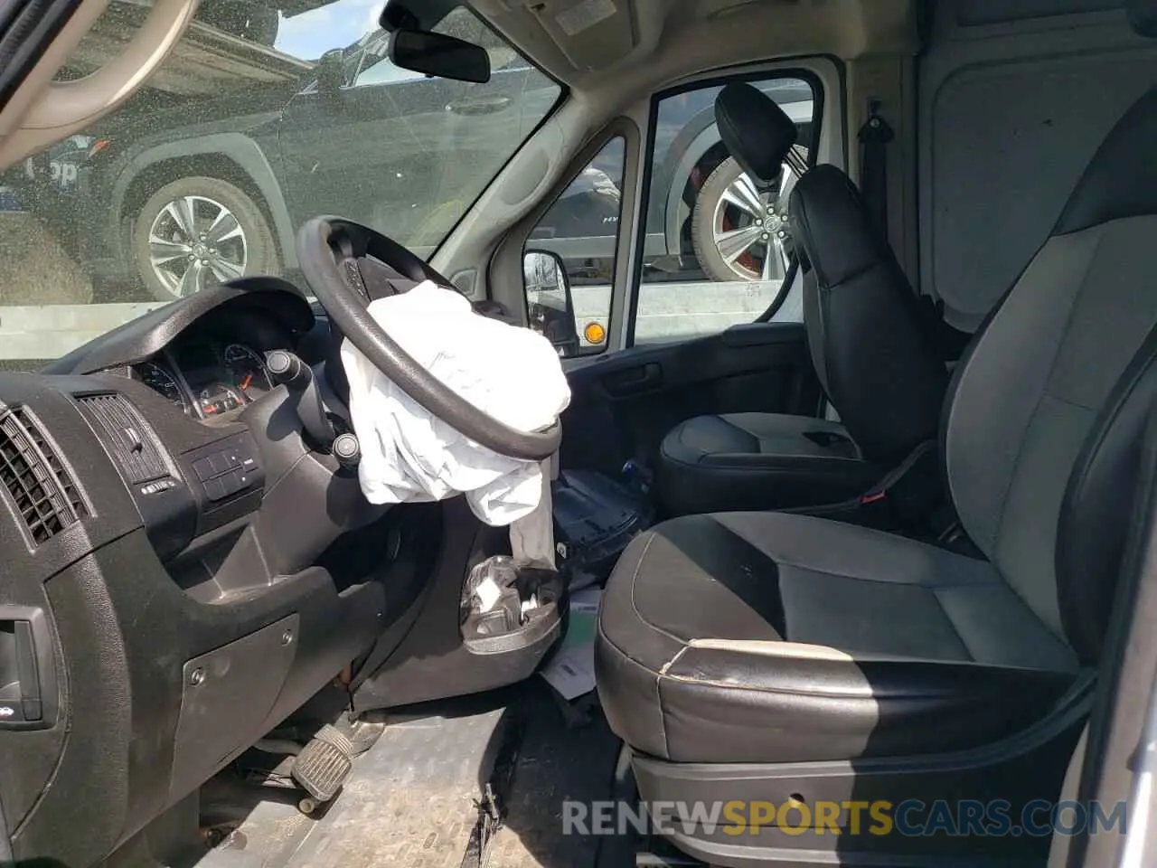 7 Photograph of a damaged car 3C6TRVDG0KE532275 RAM All Models 2019