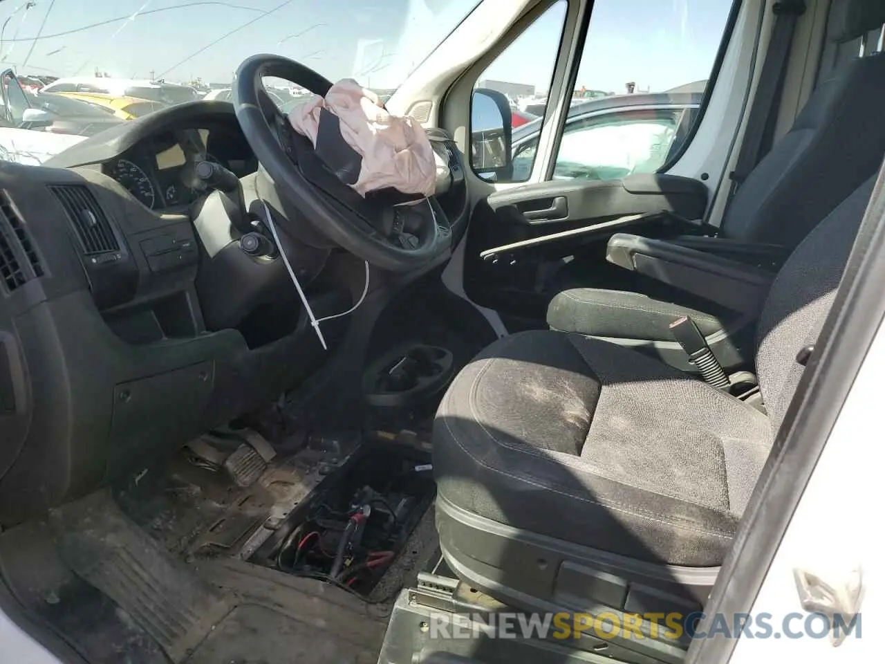 7 Photograph of a damaged car 3C6URVJG7KE501131 RAM All Models 2019