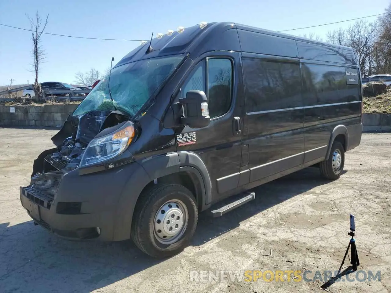 1 Photograph of a damaged car 3C6MRVJG9NE120580 RAM All Models 2022