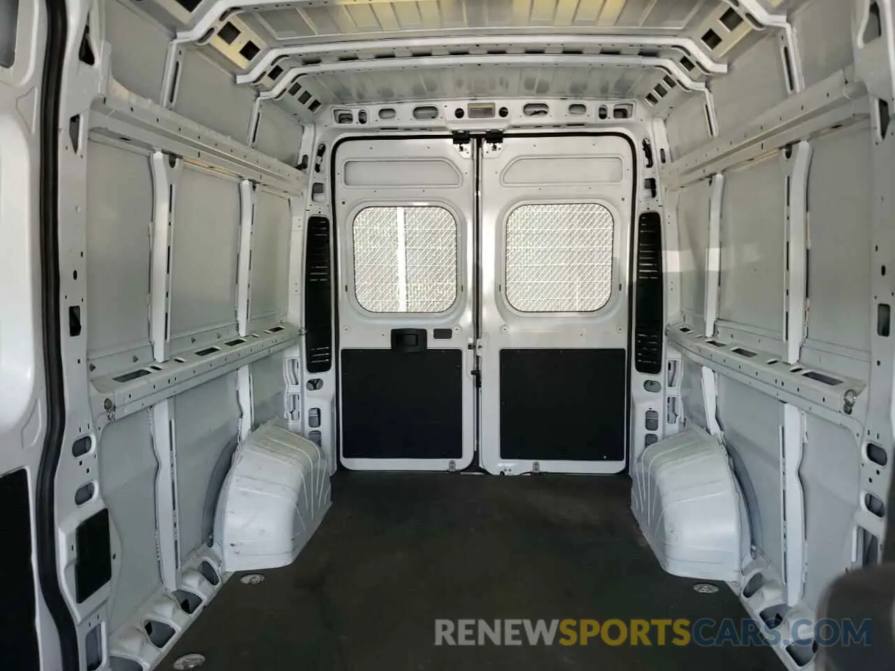 10 Фотография поврежденного автомобиля 3C6LRVDG8PE565077 RAM All Models 2023