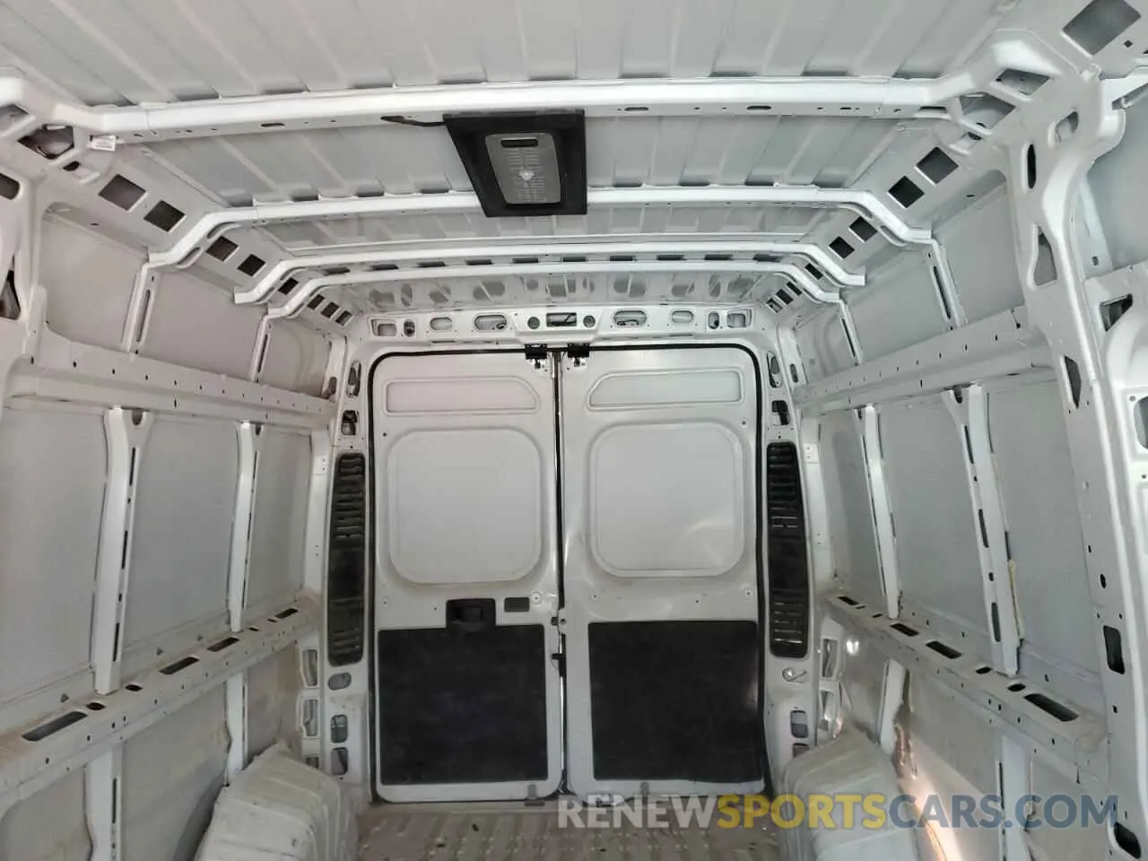 10 Фотография поврежденного автомобиля 3C6MRVHG3SE517817 RAM All Models 2025