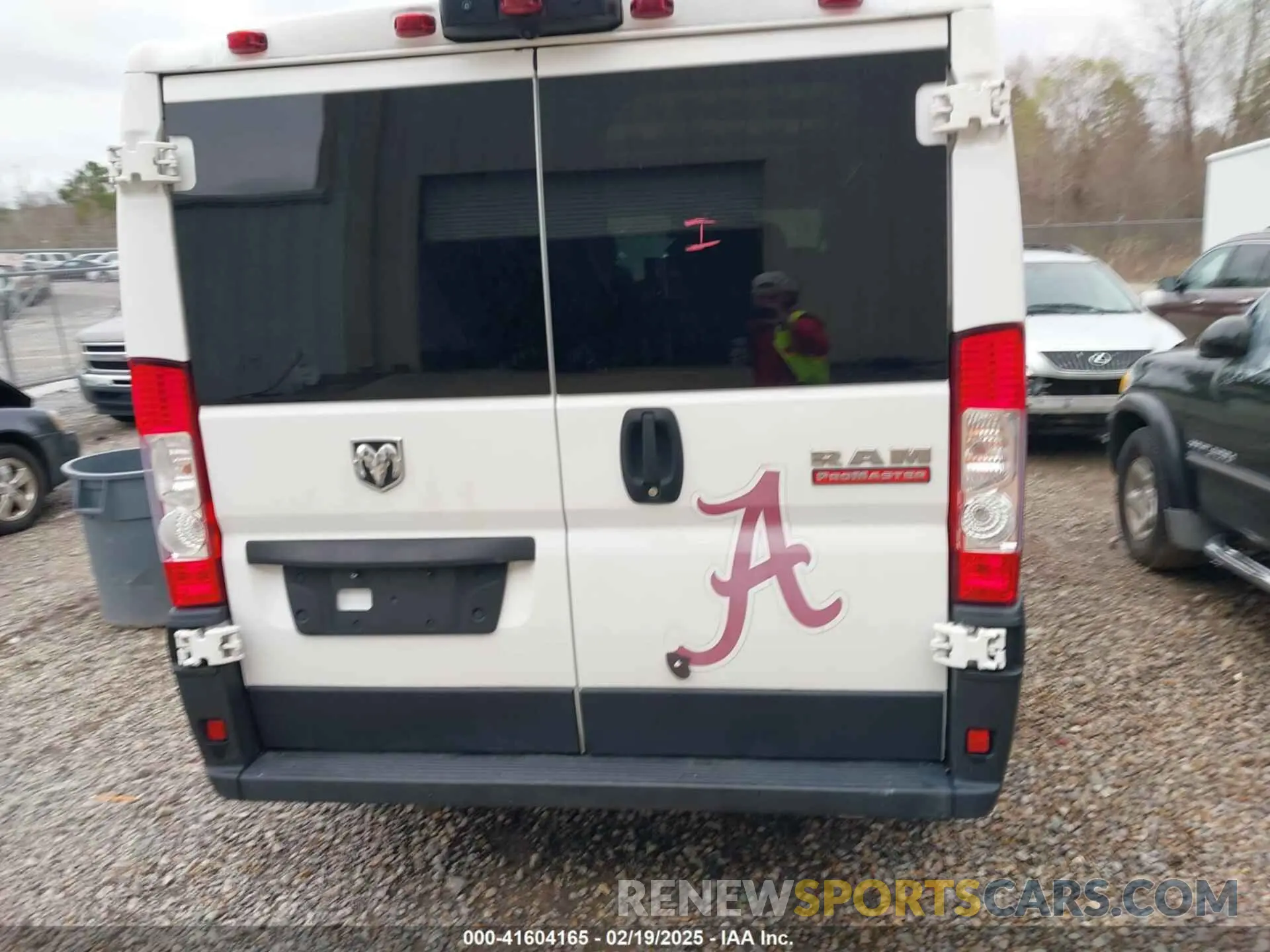 15 Photograph of a damaged car 3C6TRVAG4KE565915 RAM PROMASTER 1500 2019