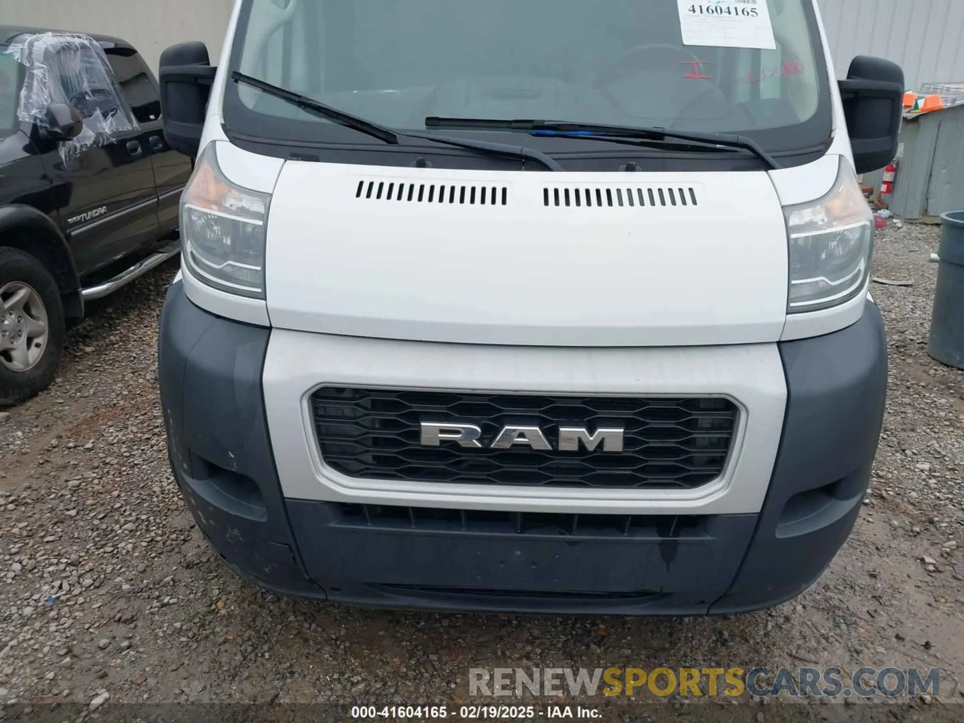 6 Photograph of a damaged car 3C6TRVAG4KE565915 RAM PROMASTER 1500 2019