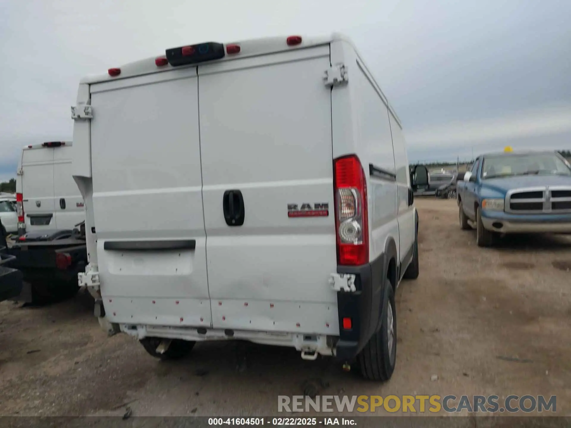 16 Photograph of a damaged car 3C6TRVAG5KE507151 RAM PROMASTER 1500 2019
