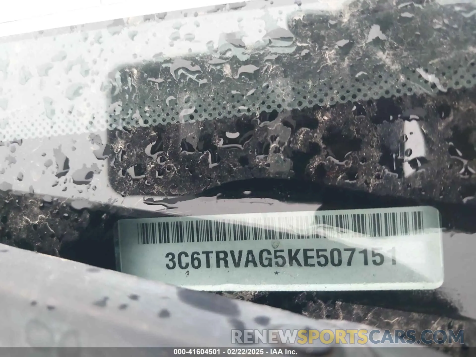 9 Photograph of a damaged car 3C6TRVAG5KE507151 RAM PROMASTER 1500 2019