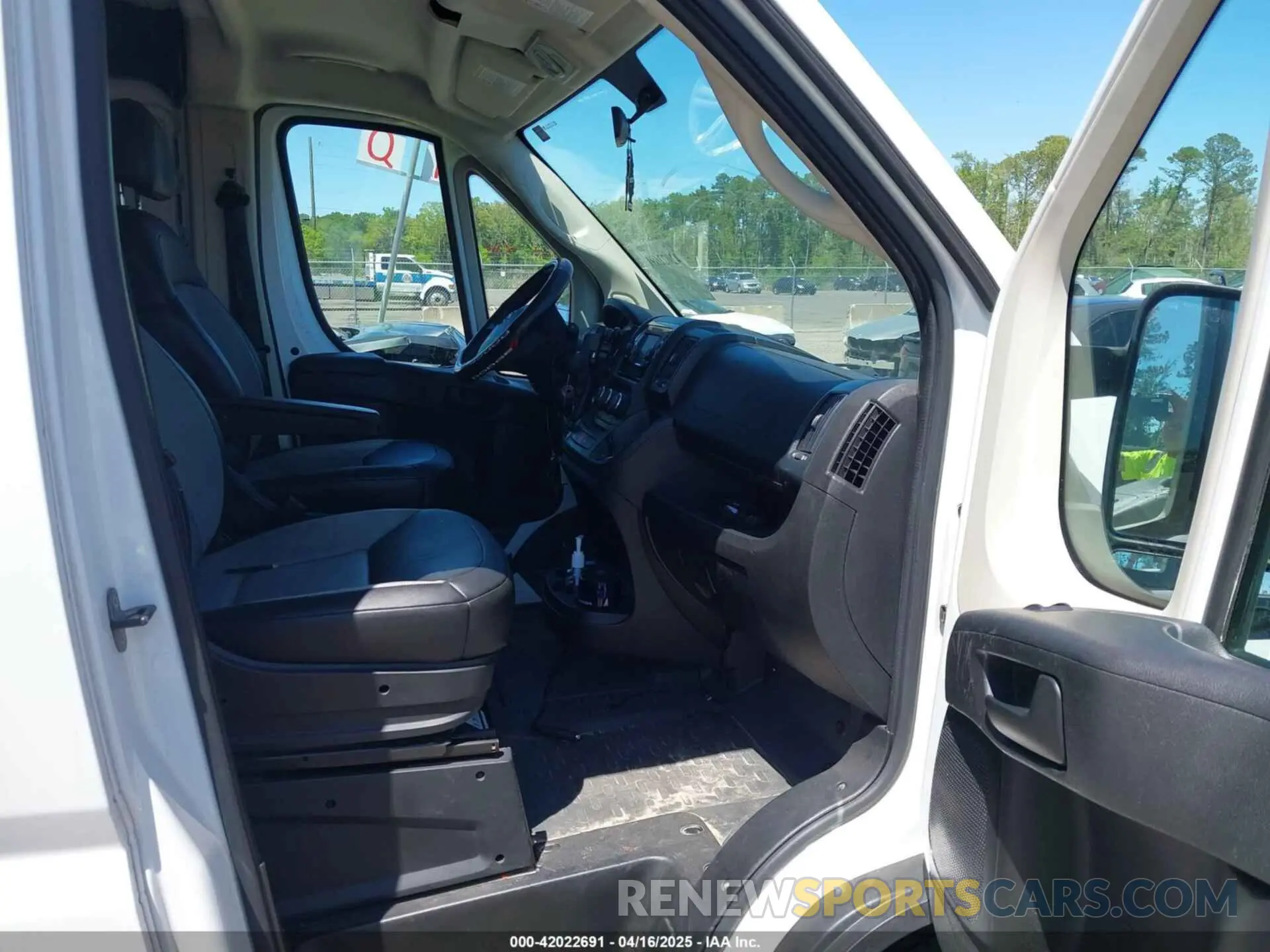 5 Фотография поврежденного автомобиля 3C6TRVAG9KE501966 RAM PROMASTER 1500 2019